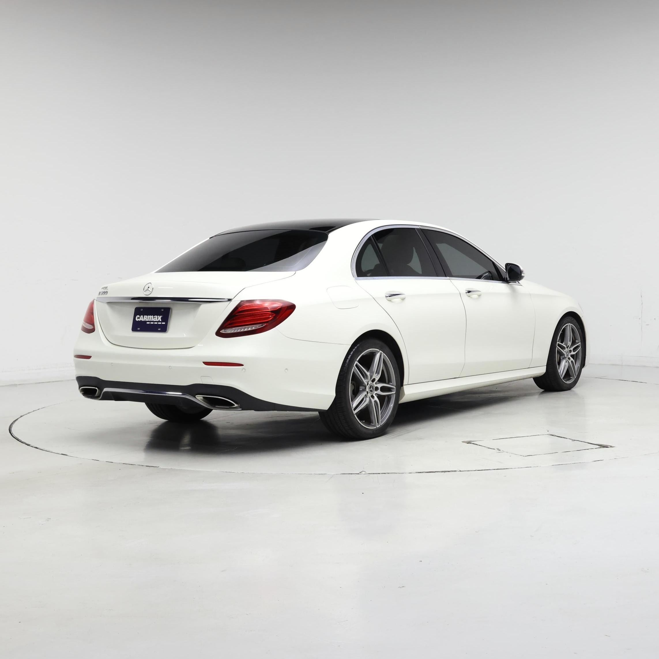 Thumbnail: 2018 Mercedes-Benz E-Class - 8