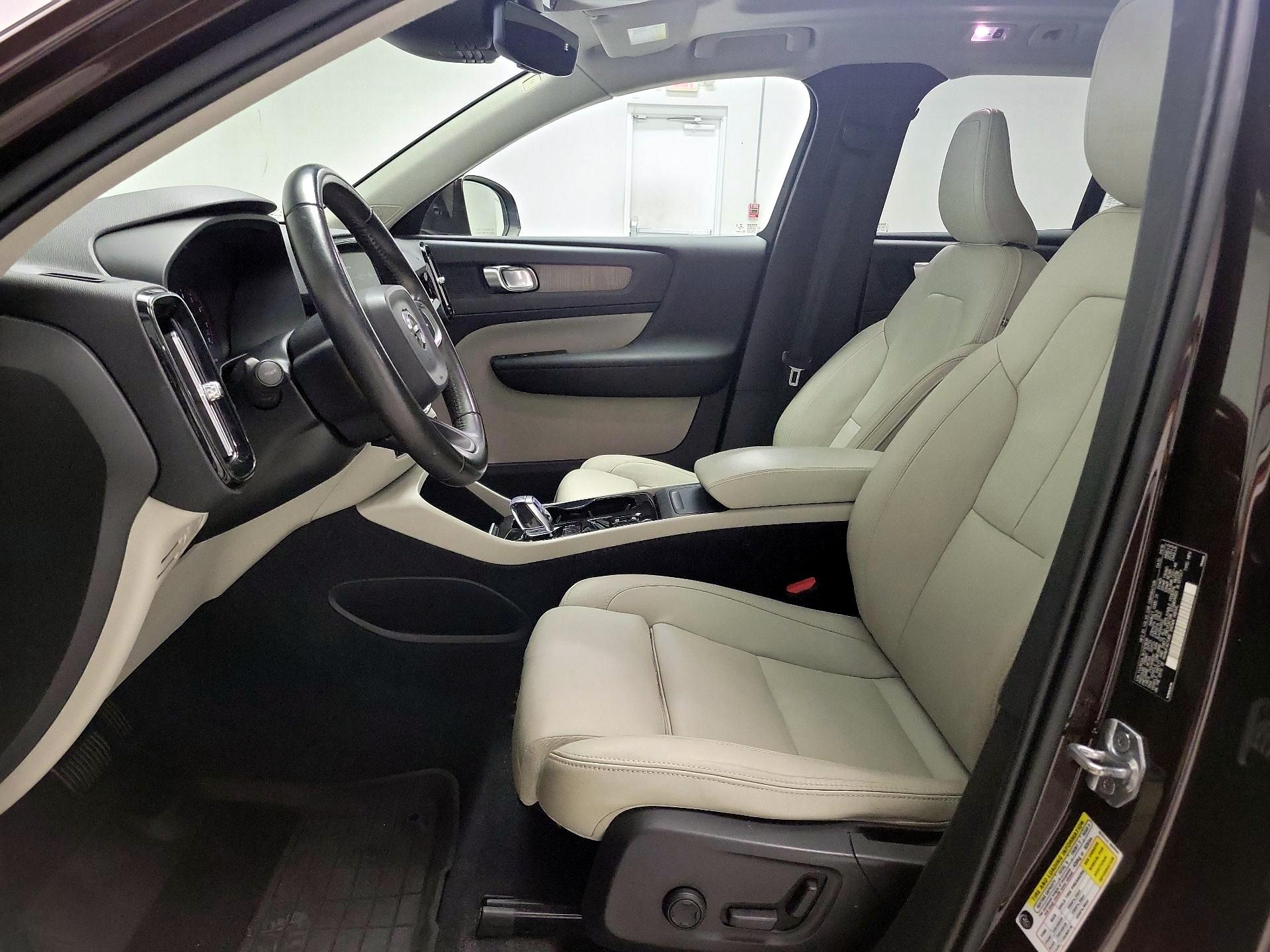 Thumbnail: 2019 Volvo XC40 - 11