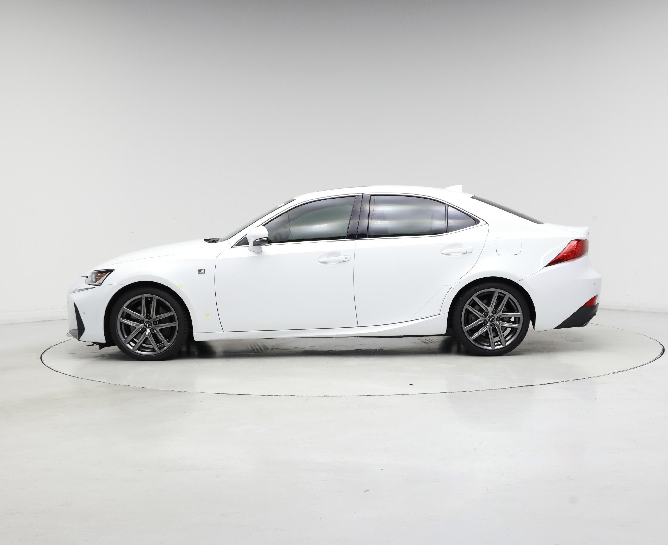 Thumbnail: 2019 Lexus IS - 3