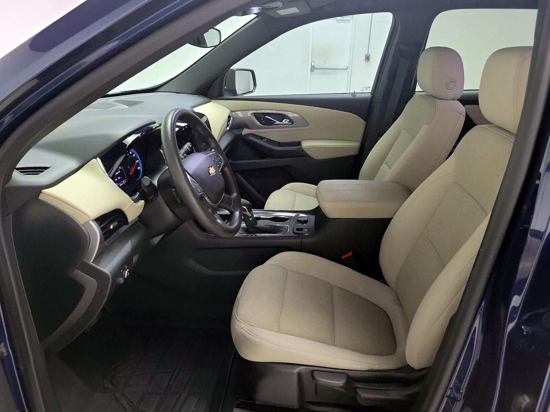 Thumbnail: 2023 Chevrolet Traverse - 11