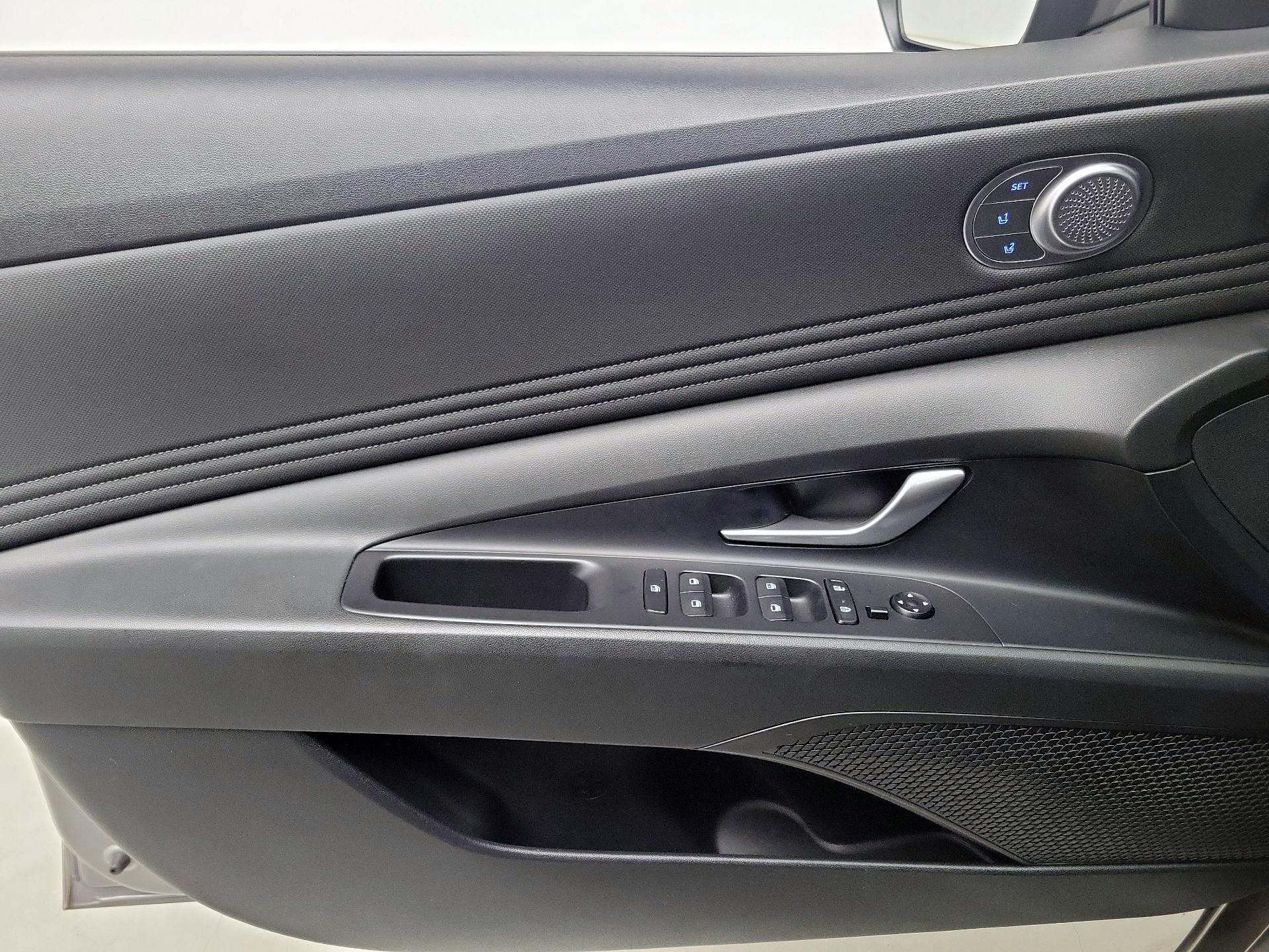Thumbnail: 2022 Hyundai Elantra - 12