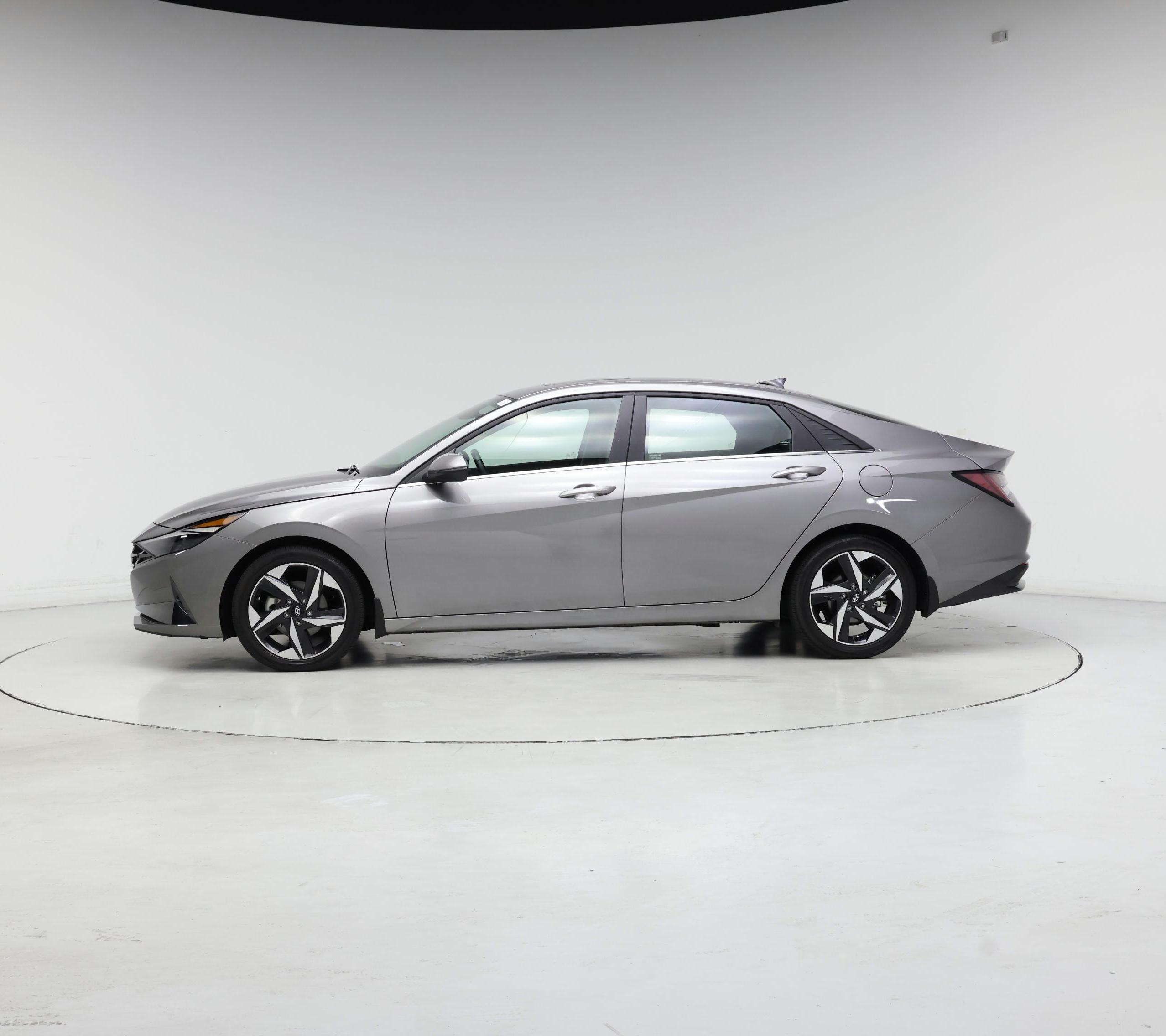 Thumbnail: 2022 Hyundai Elantra - 3