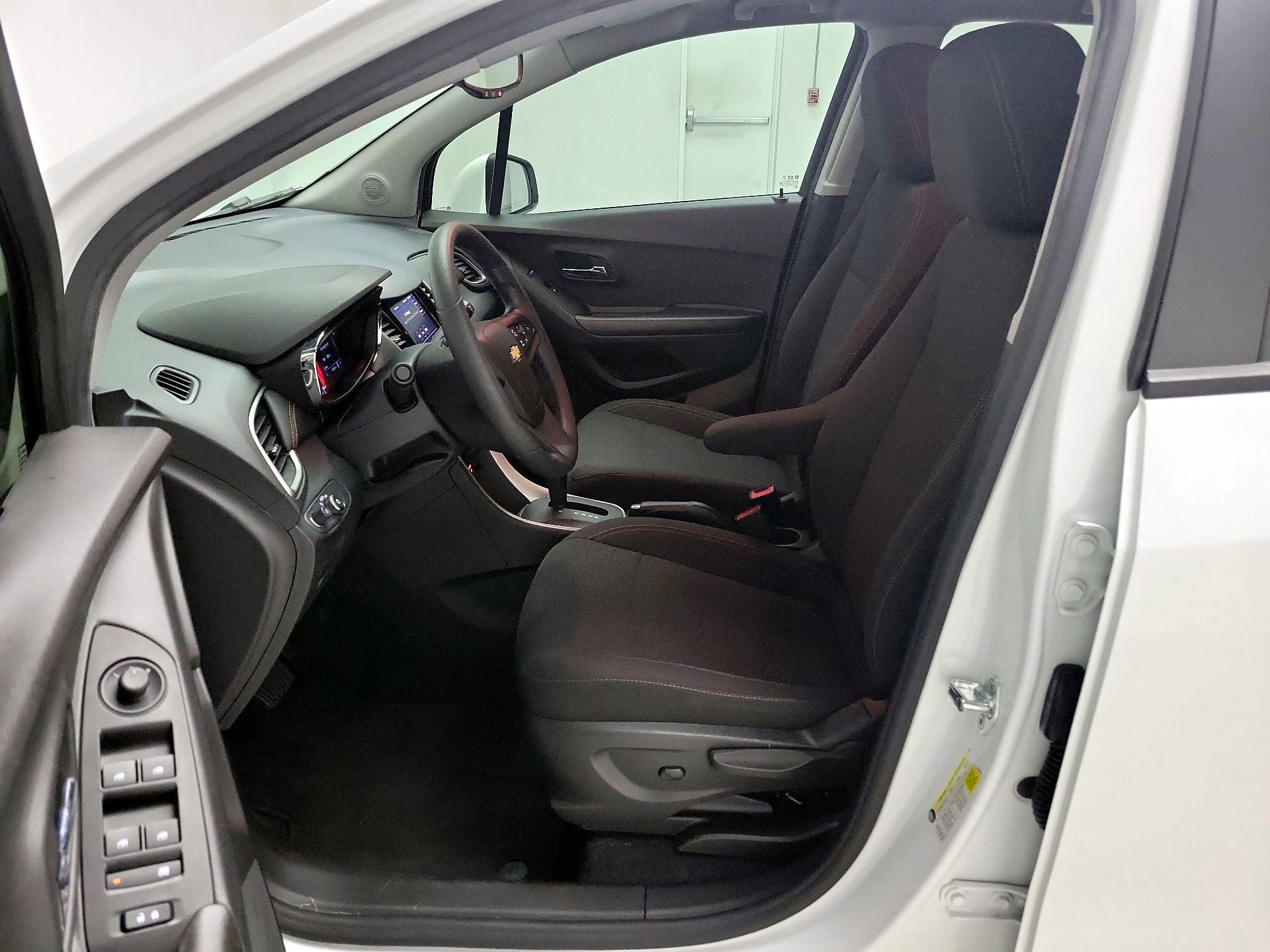 Thumbnail: 2021 Chevrolet Trax - 11