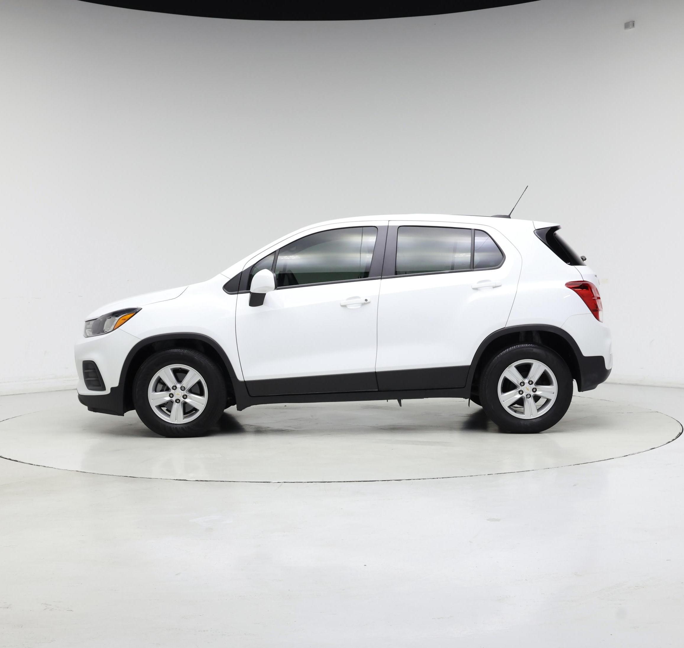 Thumbnail: 2021 Chevrolet Trax - 3