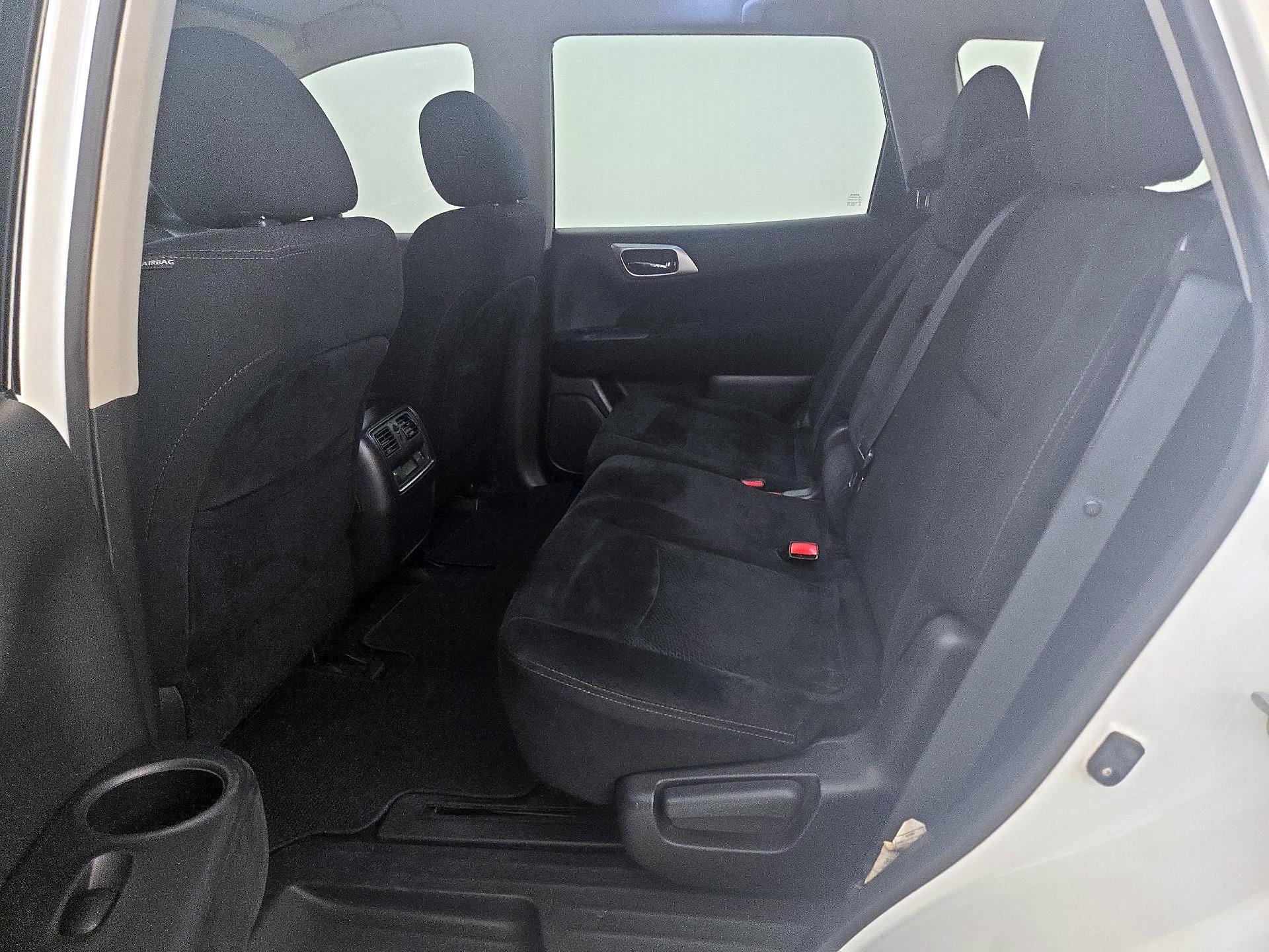Thumbnail: 2014 Nissan Pathfinder - 18