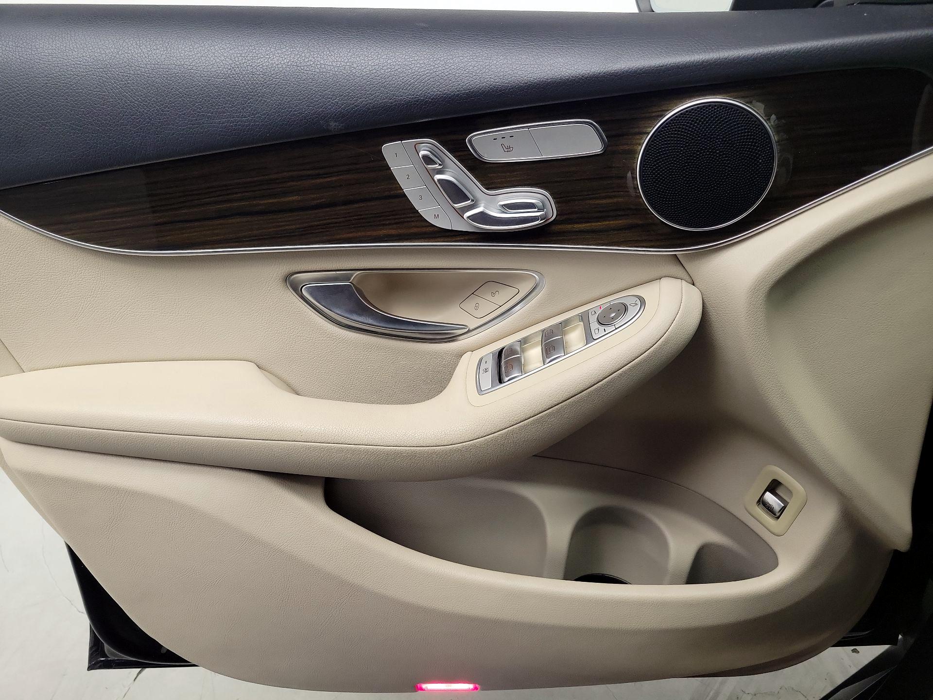 Thumbnail: 2019 Mercedes-Benz GLC - 12