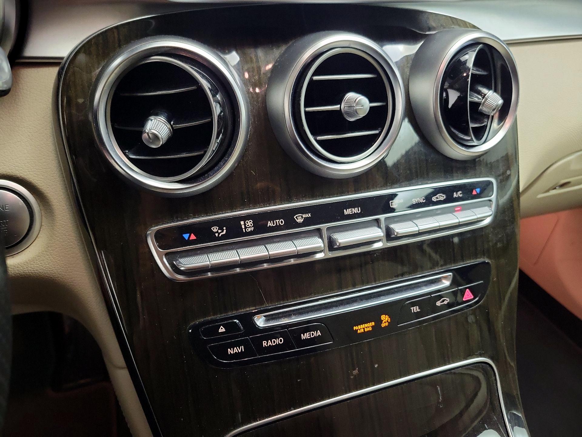 Thumbnail: 2019 Mercedes-Benz GLC - 15