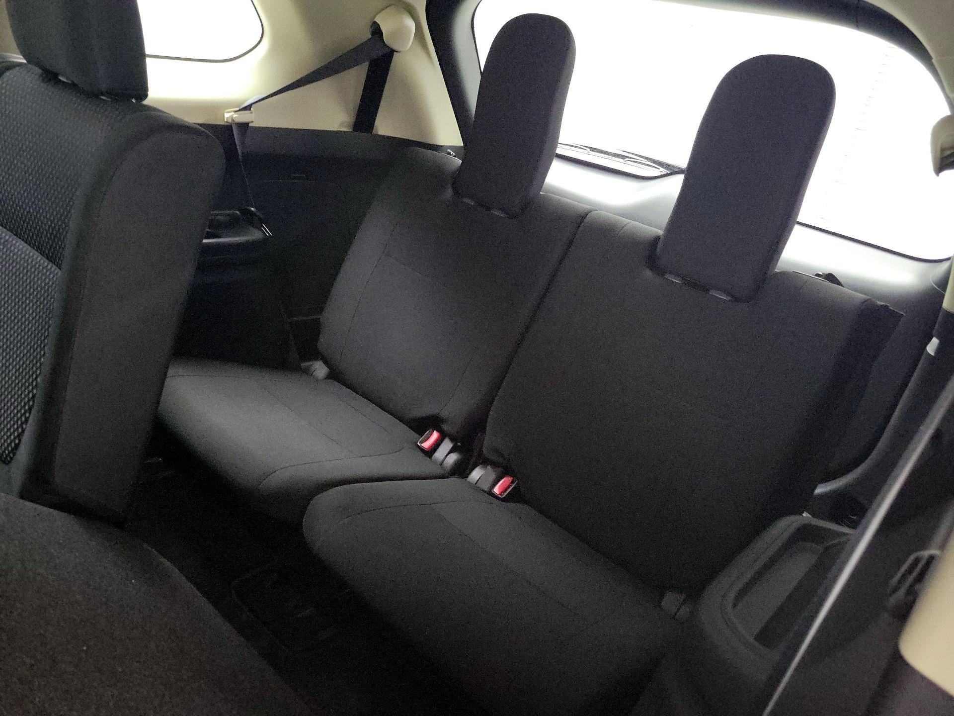 Thumbnail: 2016 Mitsubishi Outlander - 20