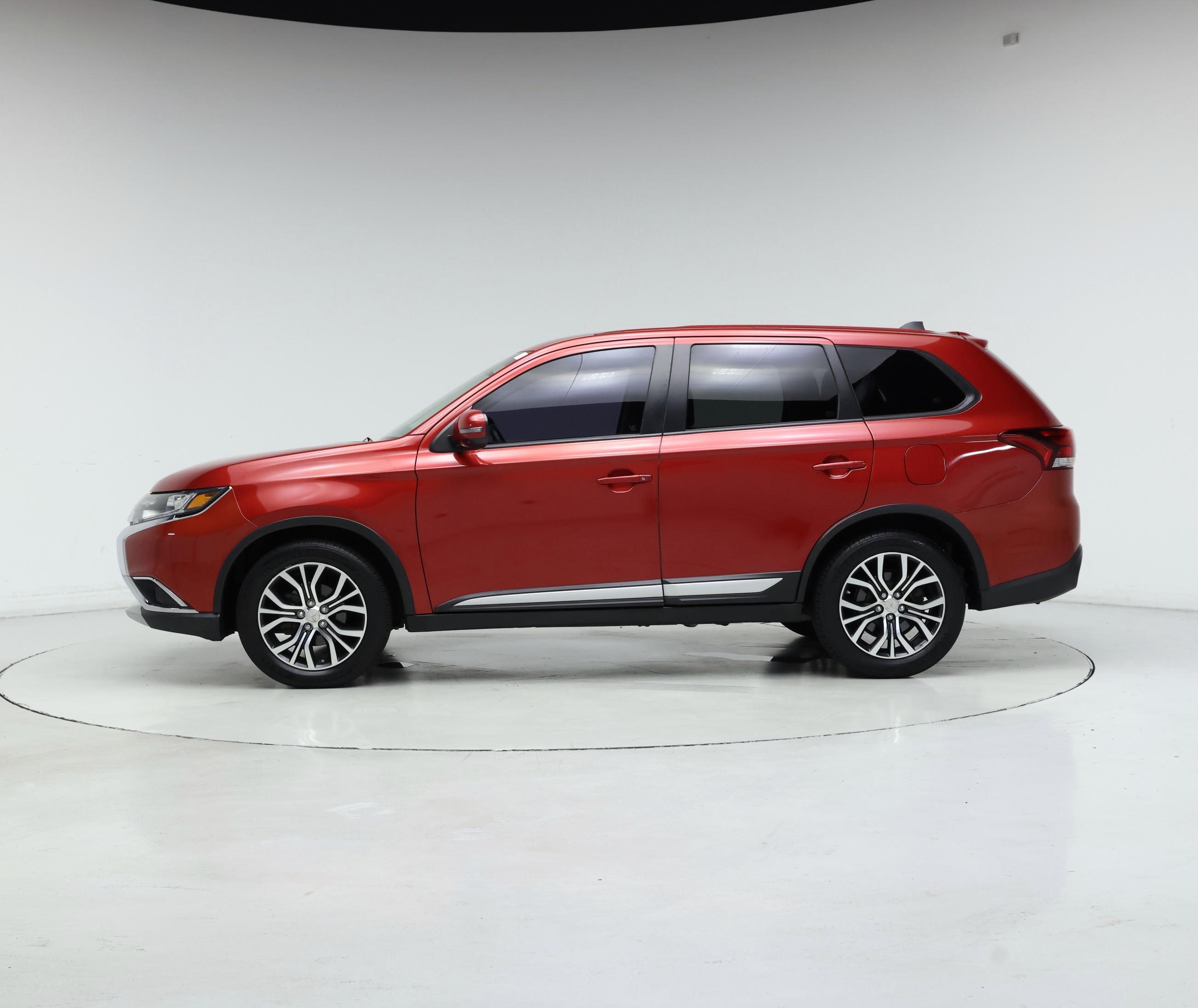 Thumbnail: 2016 Mitsubishi Outlander - 3