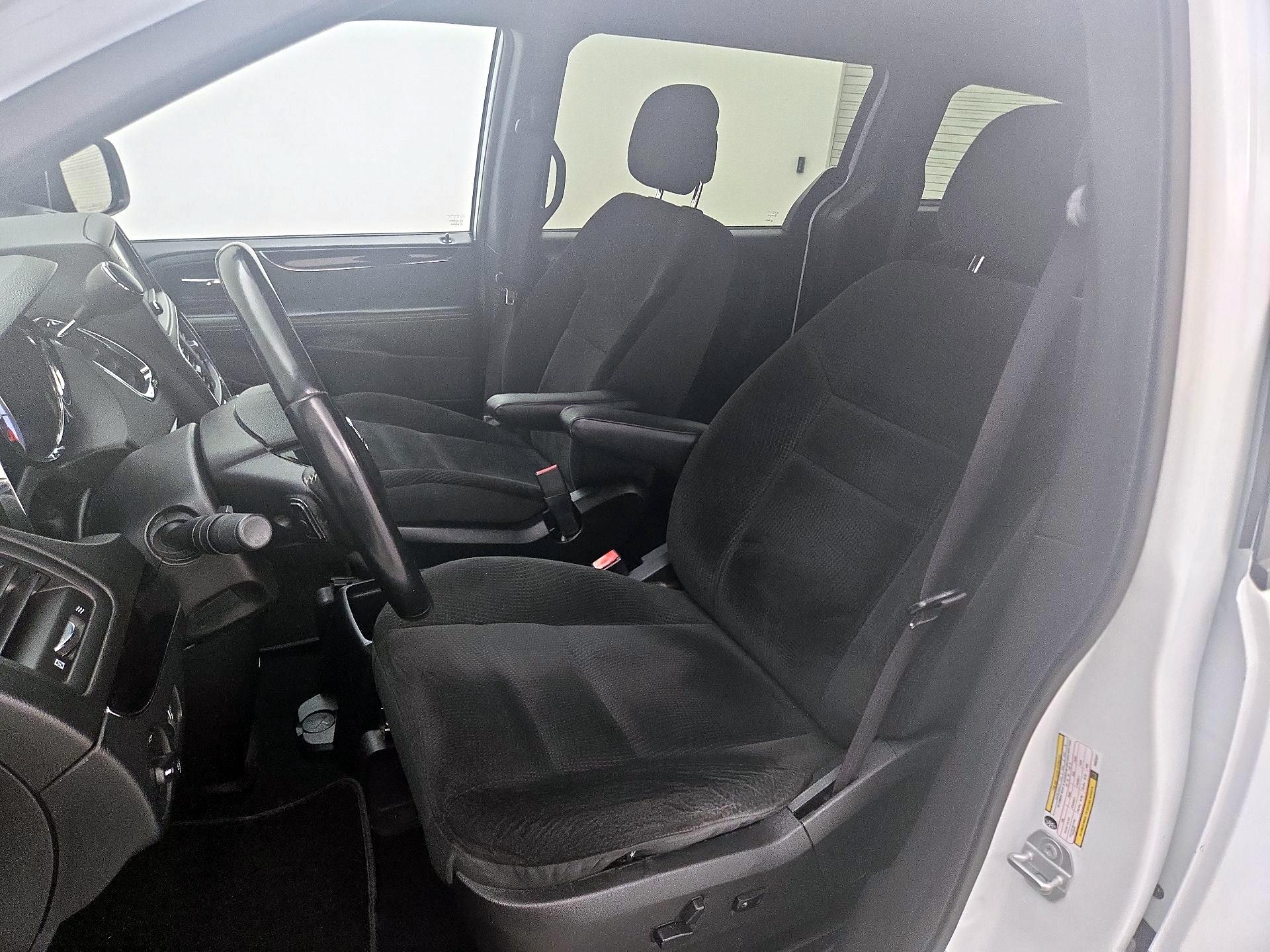 Thumbnail: 2019 Dodge Grand Caravan - 11