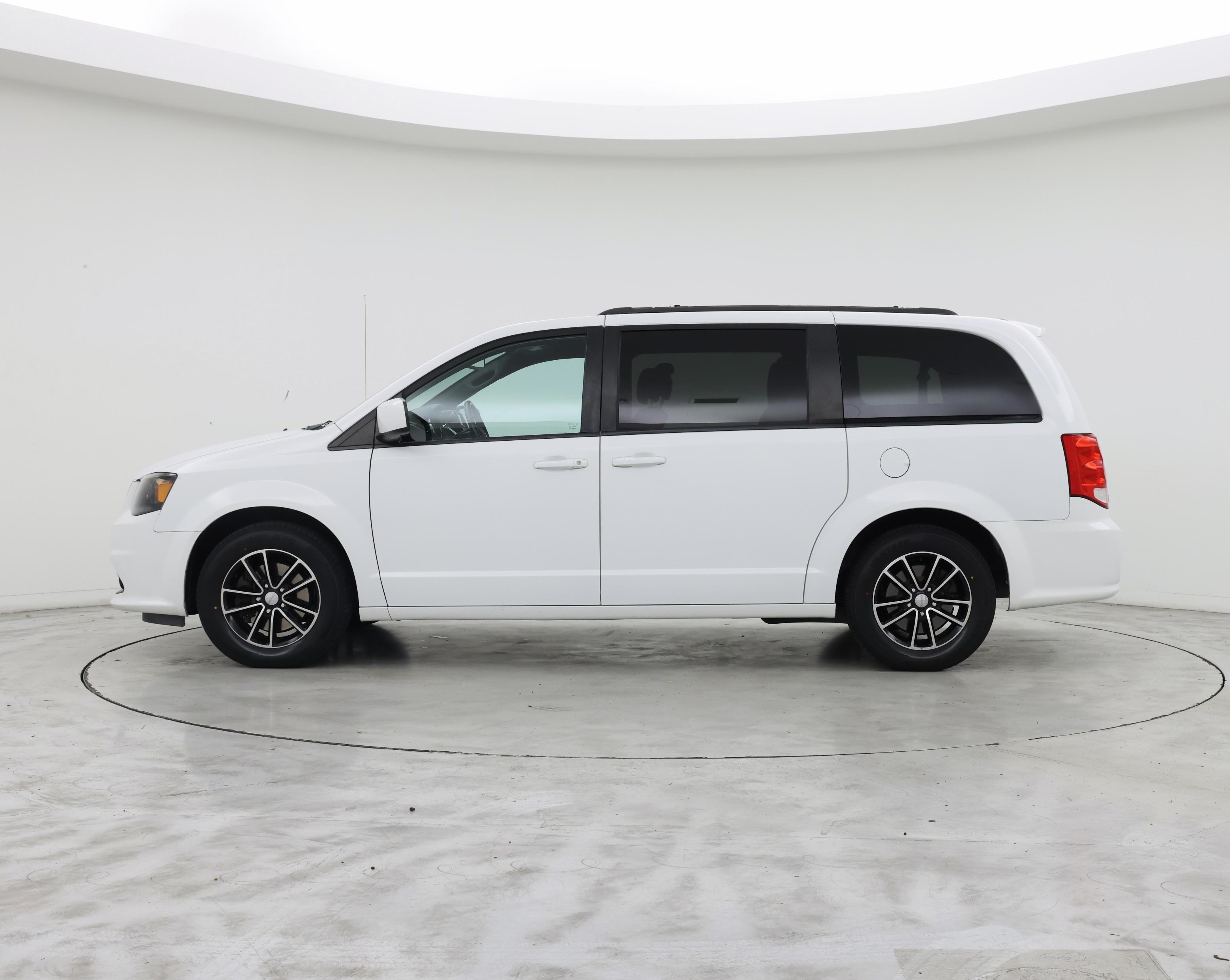 Thumbnail: 2019 Dodge Grand Caravan - 3