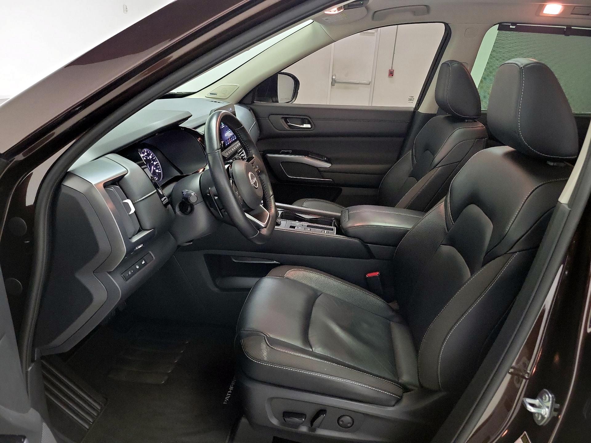 Thumbnail: 2022 Nissan Pathfinder - 11