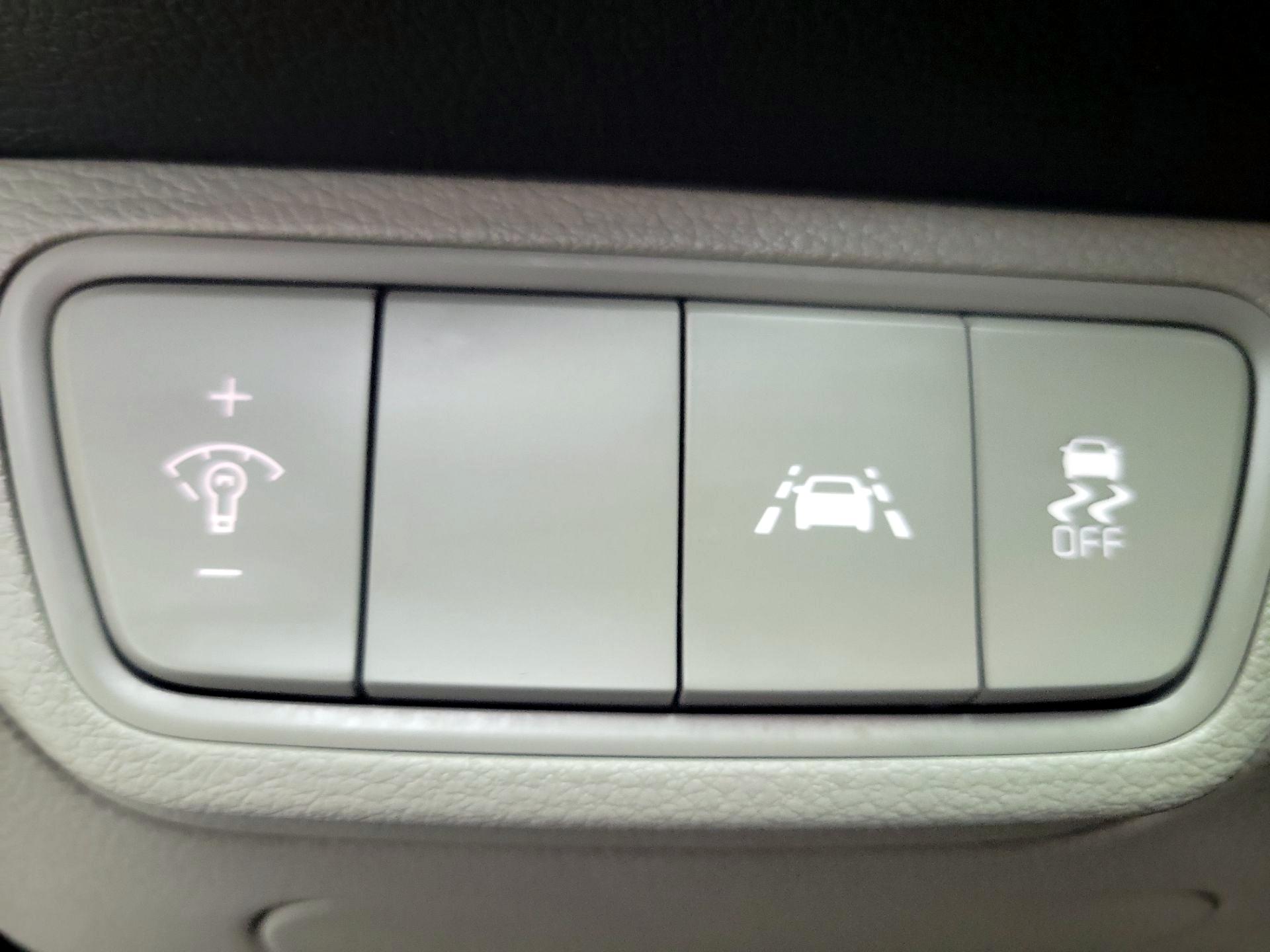 Thumbnail: 2021 Kia Forte - 13