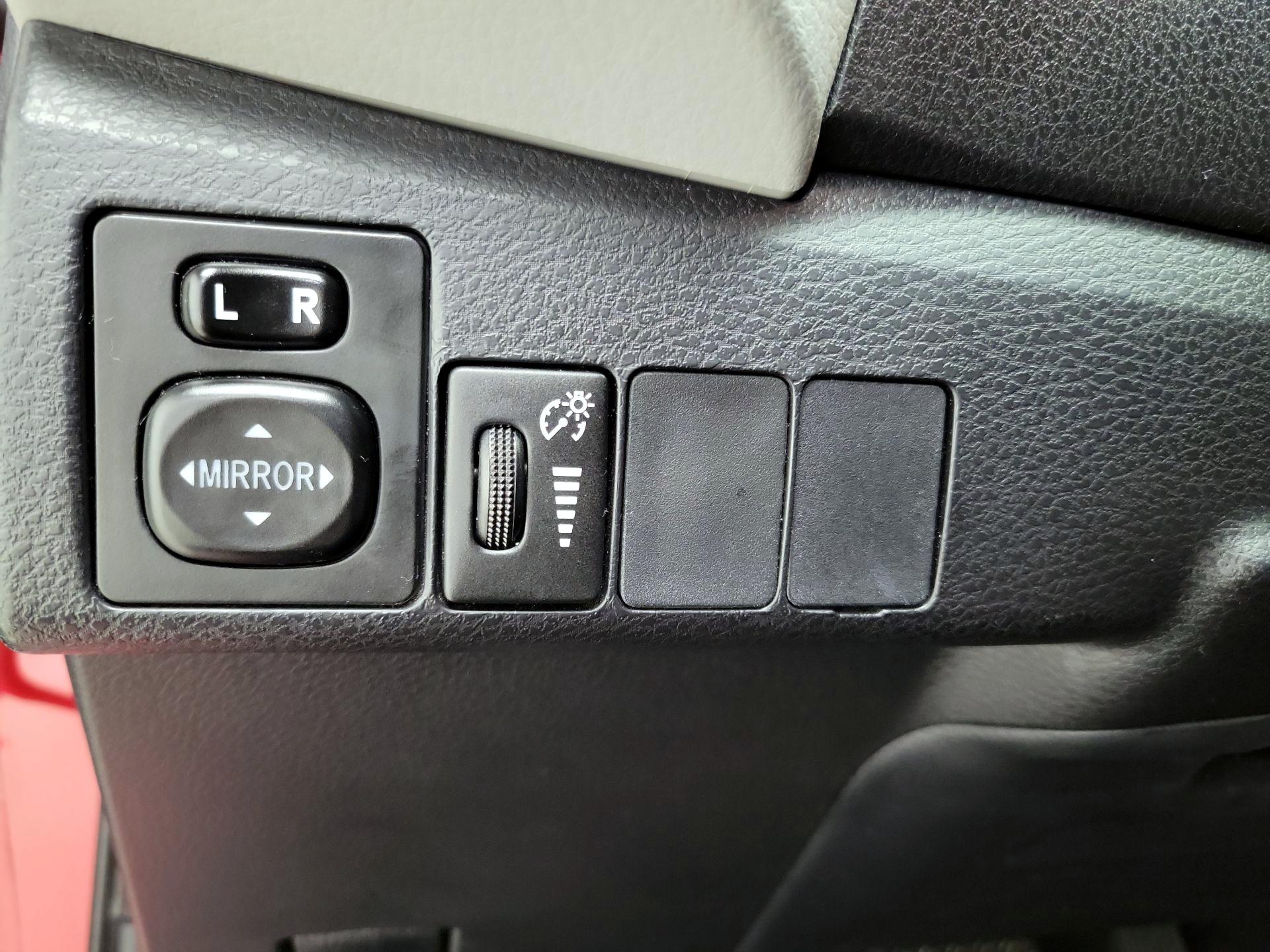 Thumbnail: 2015 Toyota Corolla - 13