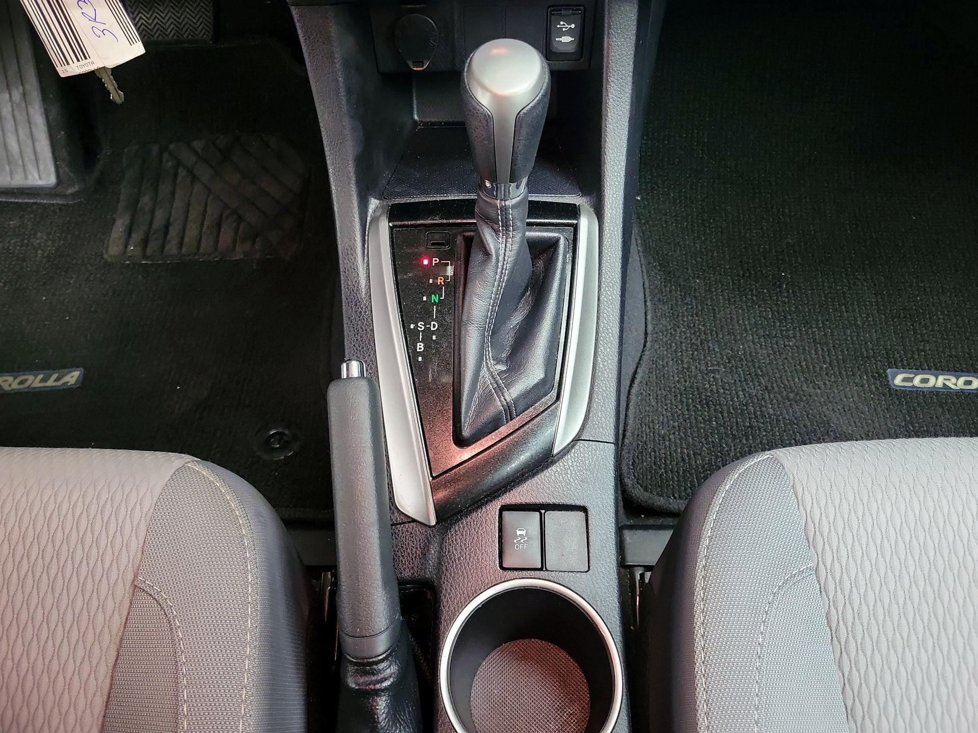 Thumbnail: 2015 Toyota Corolla - 17