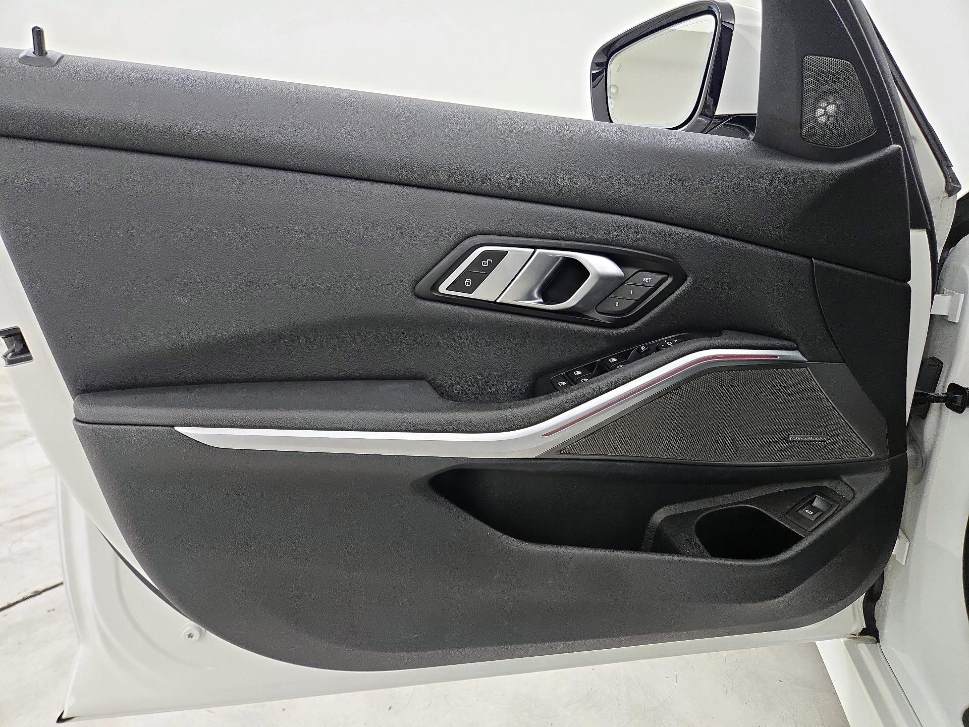 Thumbnail: 2020 BMW 3 Series - 12