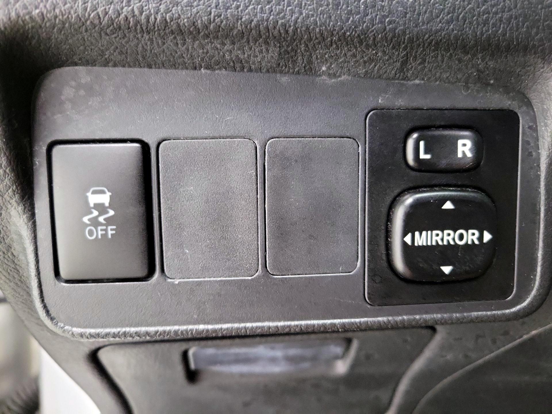 Thumbnail: 2013 Toyota Corolla - 13