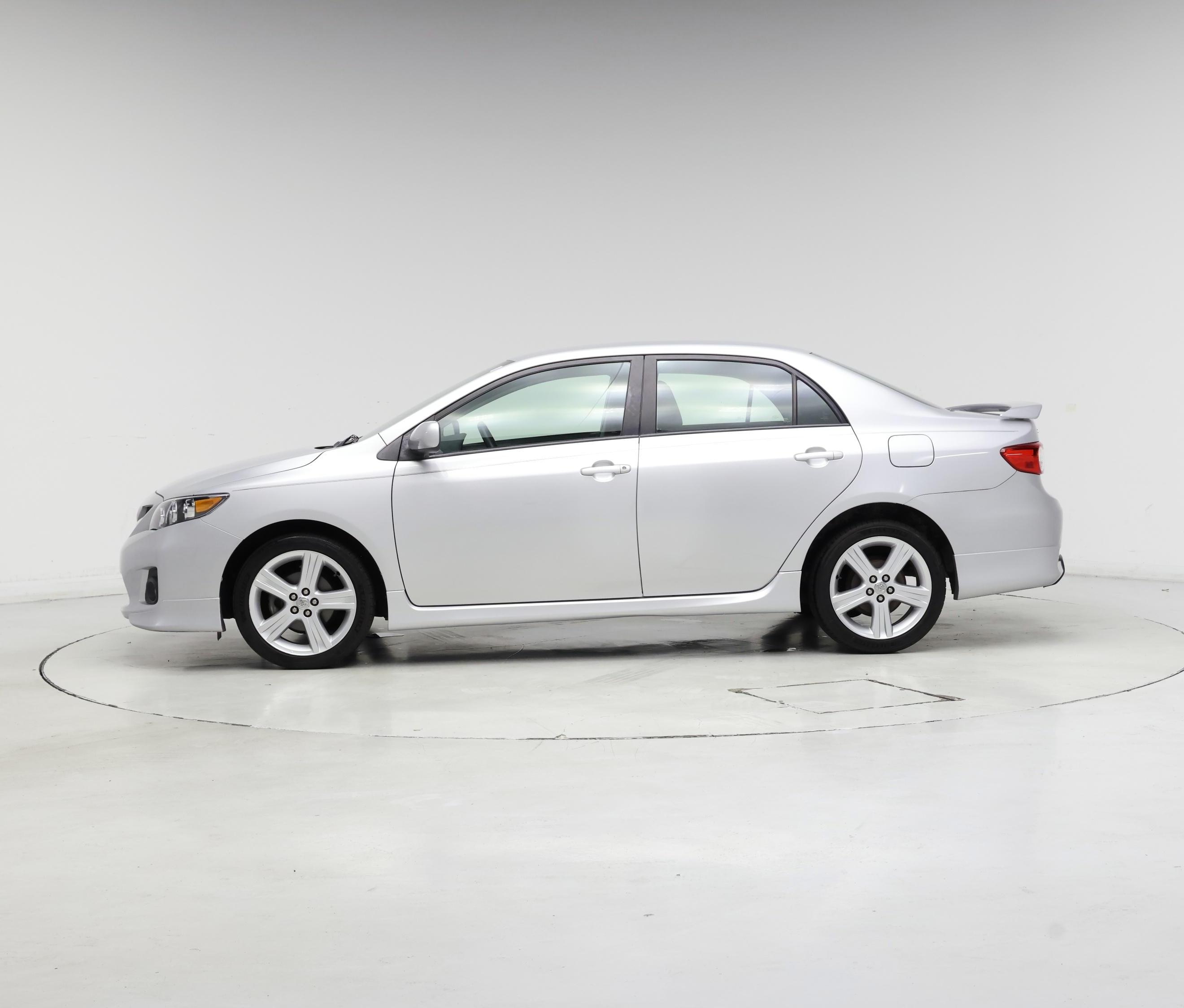 Thumbnail: 2013 Toyota Corolla - 3