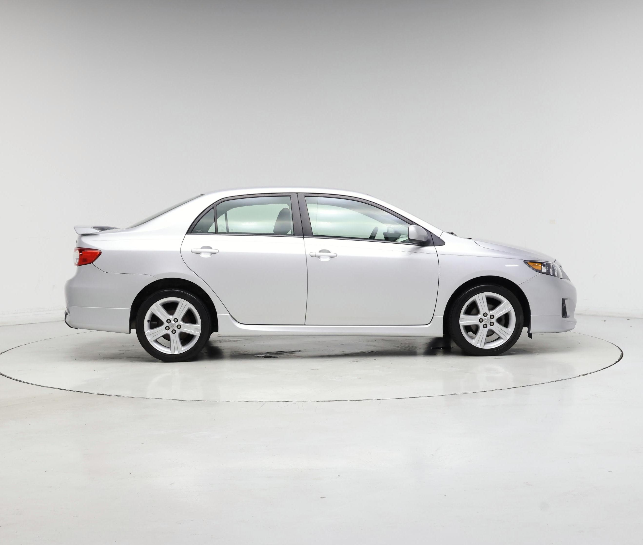 Thumbnail: 2013 Toyota Corolla - 7