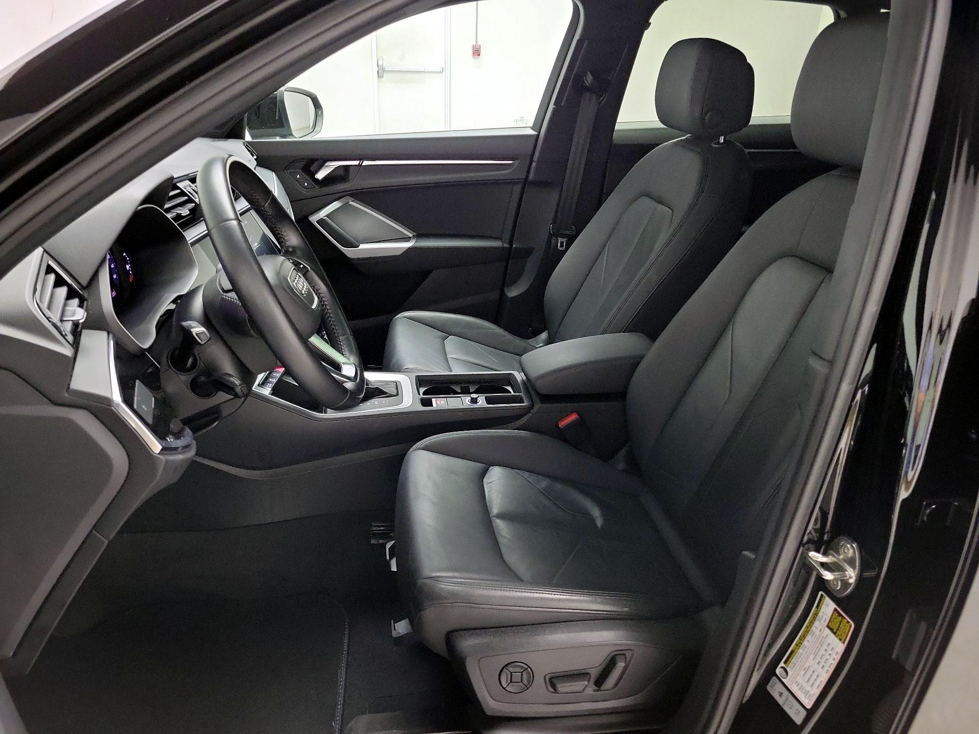 Thumbnail: 2020 Audi Q3 - 11