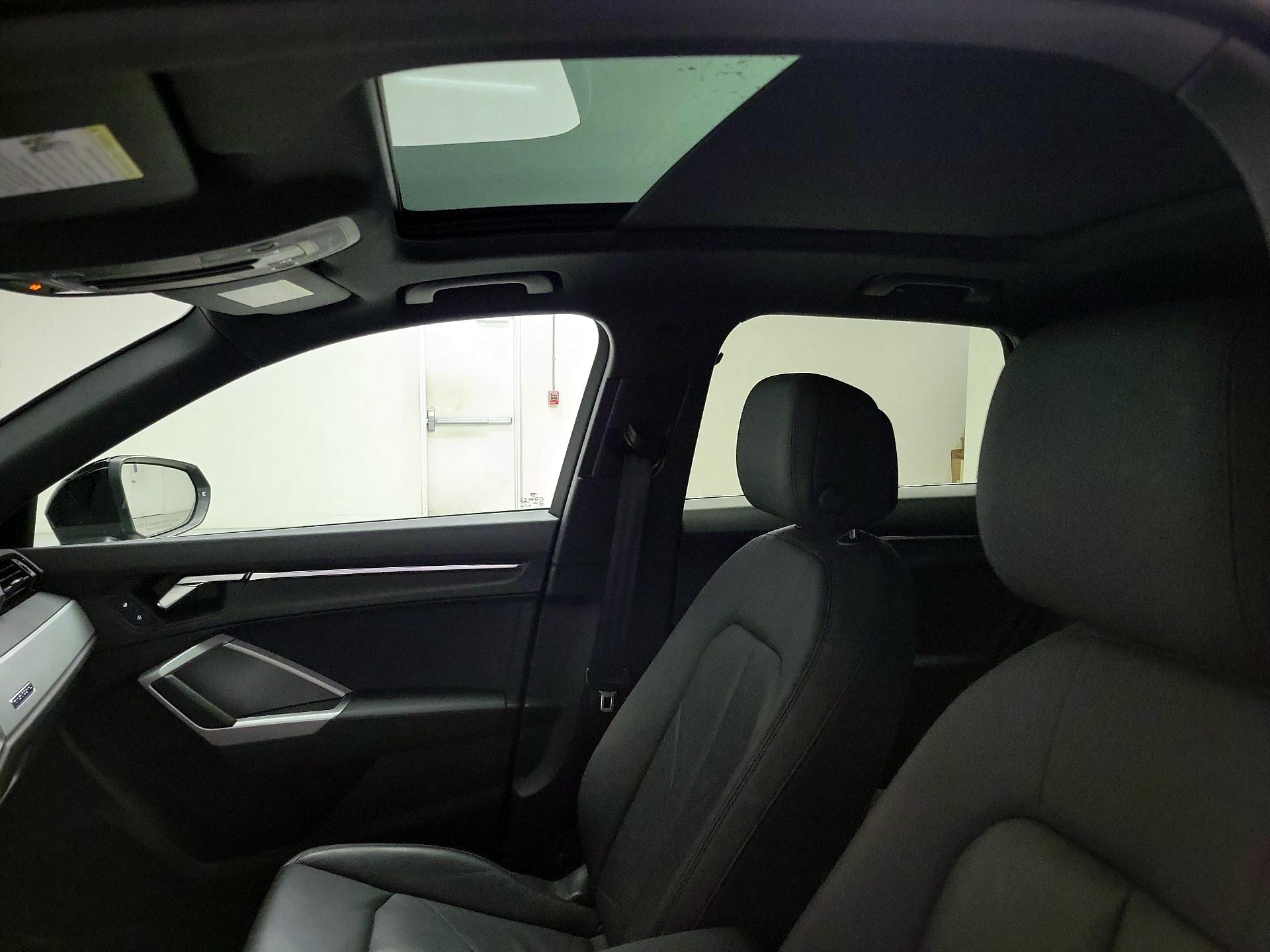 Thumbnail: 2020 Audi Q3 - 20