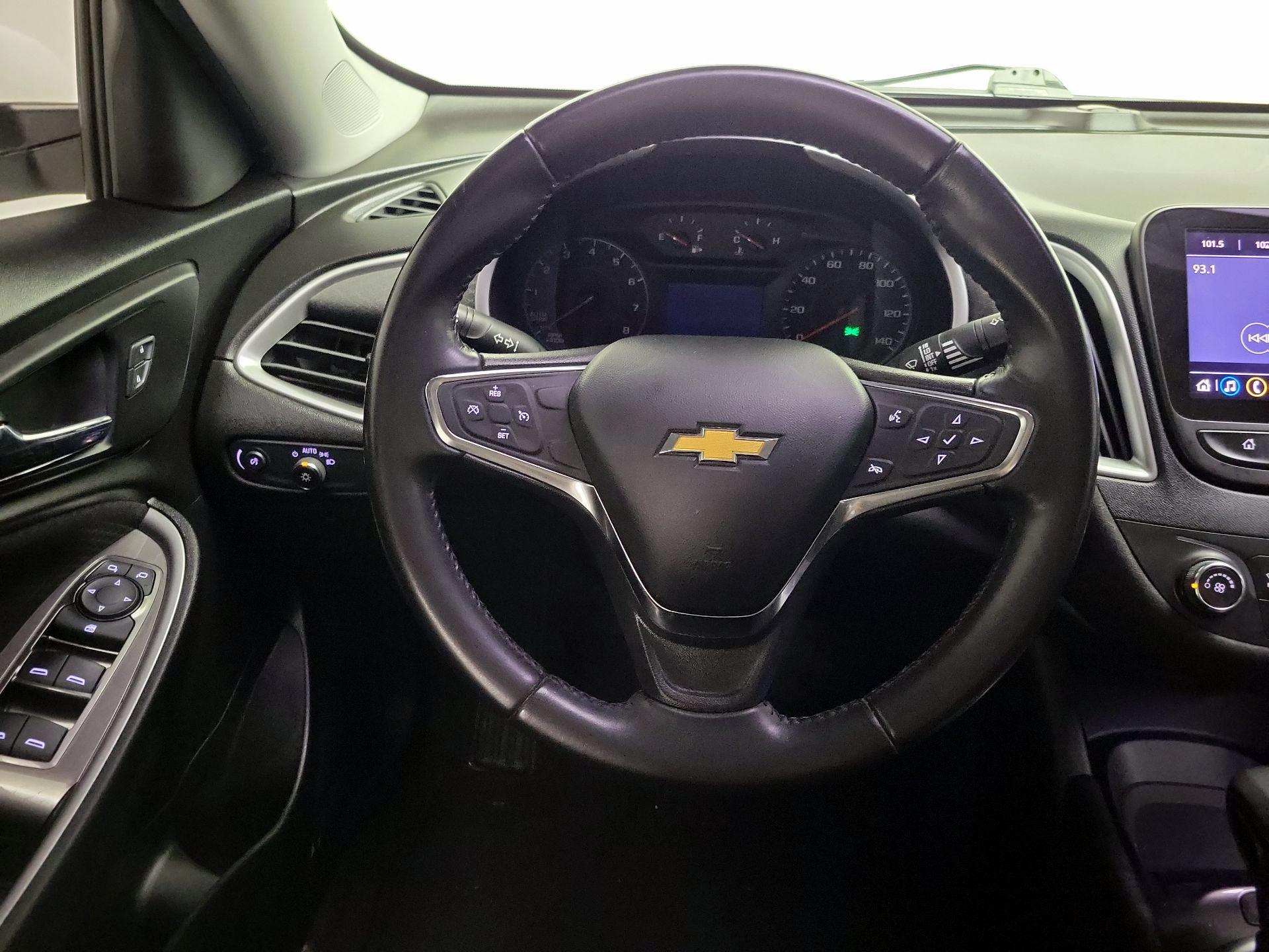 Thumbnail: 2021 Chevrolet Malibu - 10