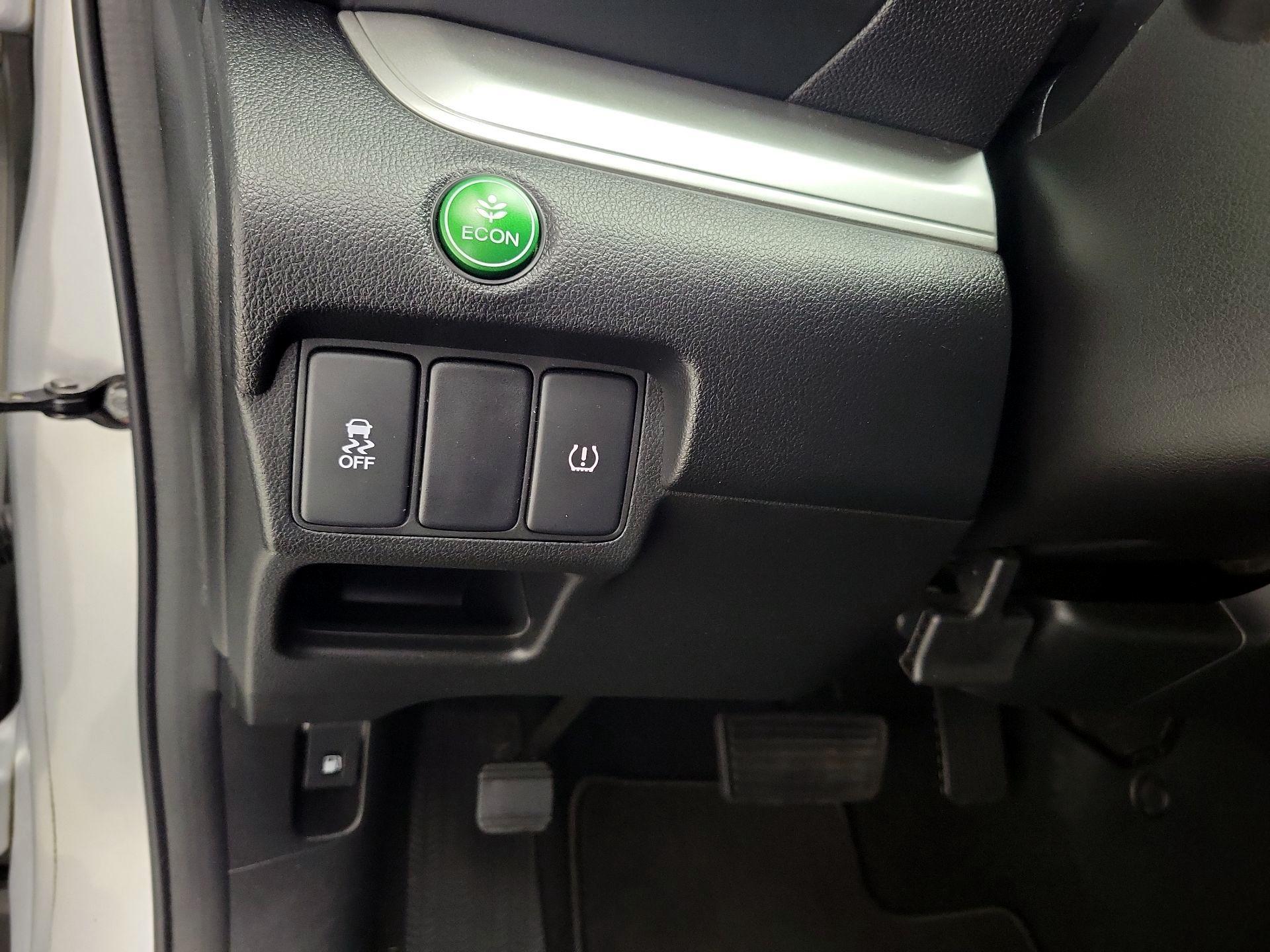 Thumbnail: 2016 Honda CR-V - 13
