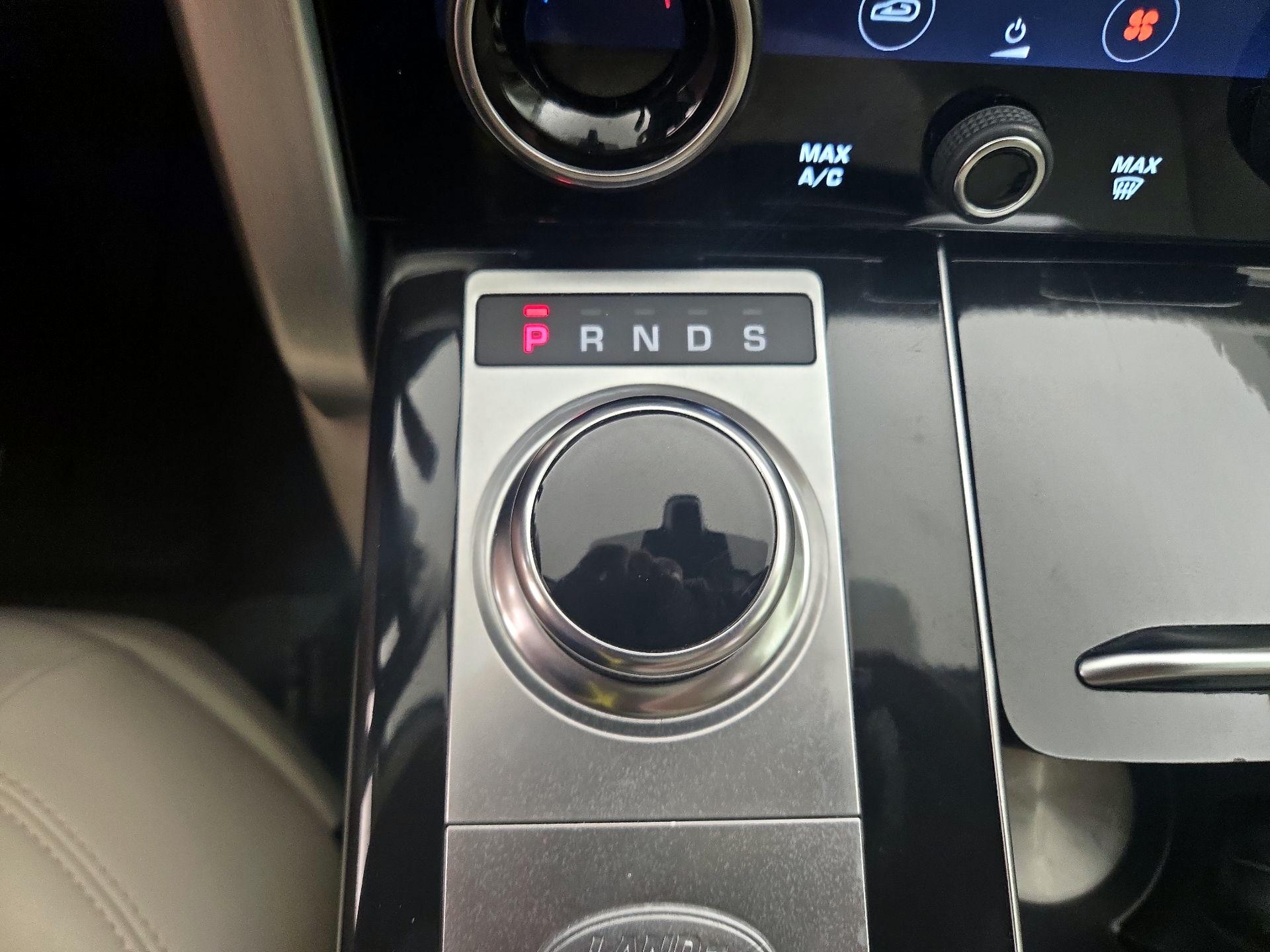 Thumbnail: 2019 Land Rover Range Rover - 18