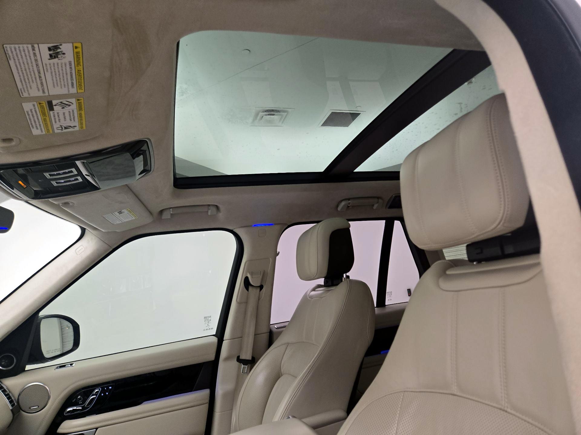 Thumbnail: 2019 Land Rover Range Rover - 20