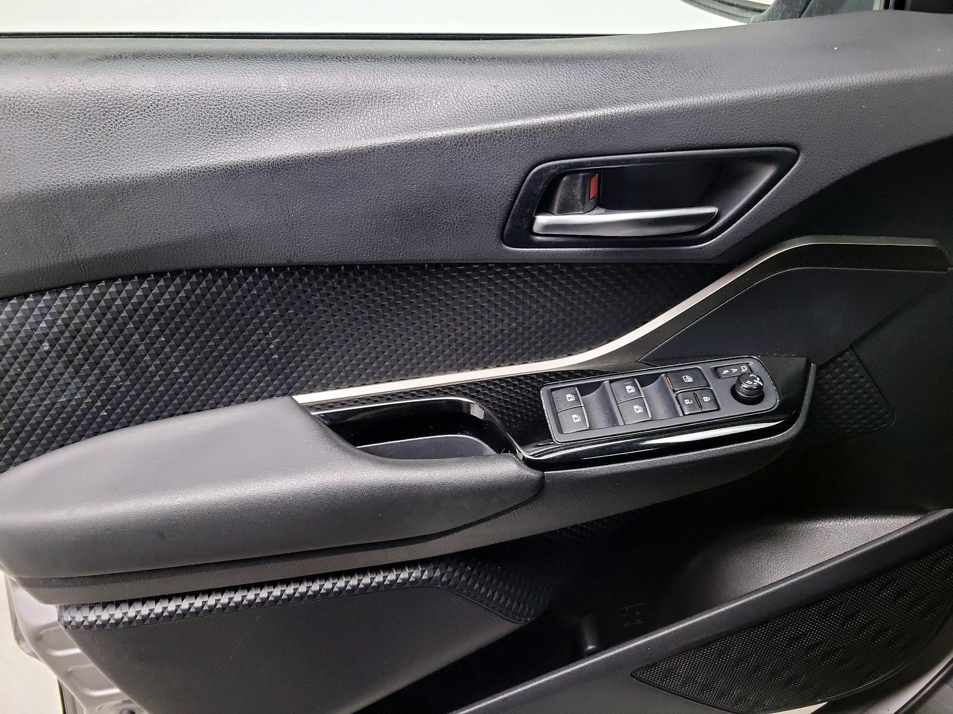 Thumbnail: 2019 Toyota C-HR - 12