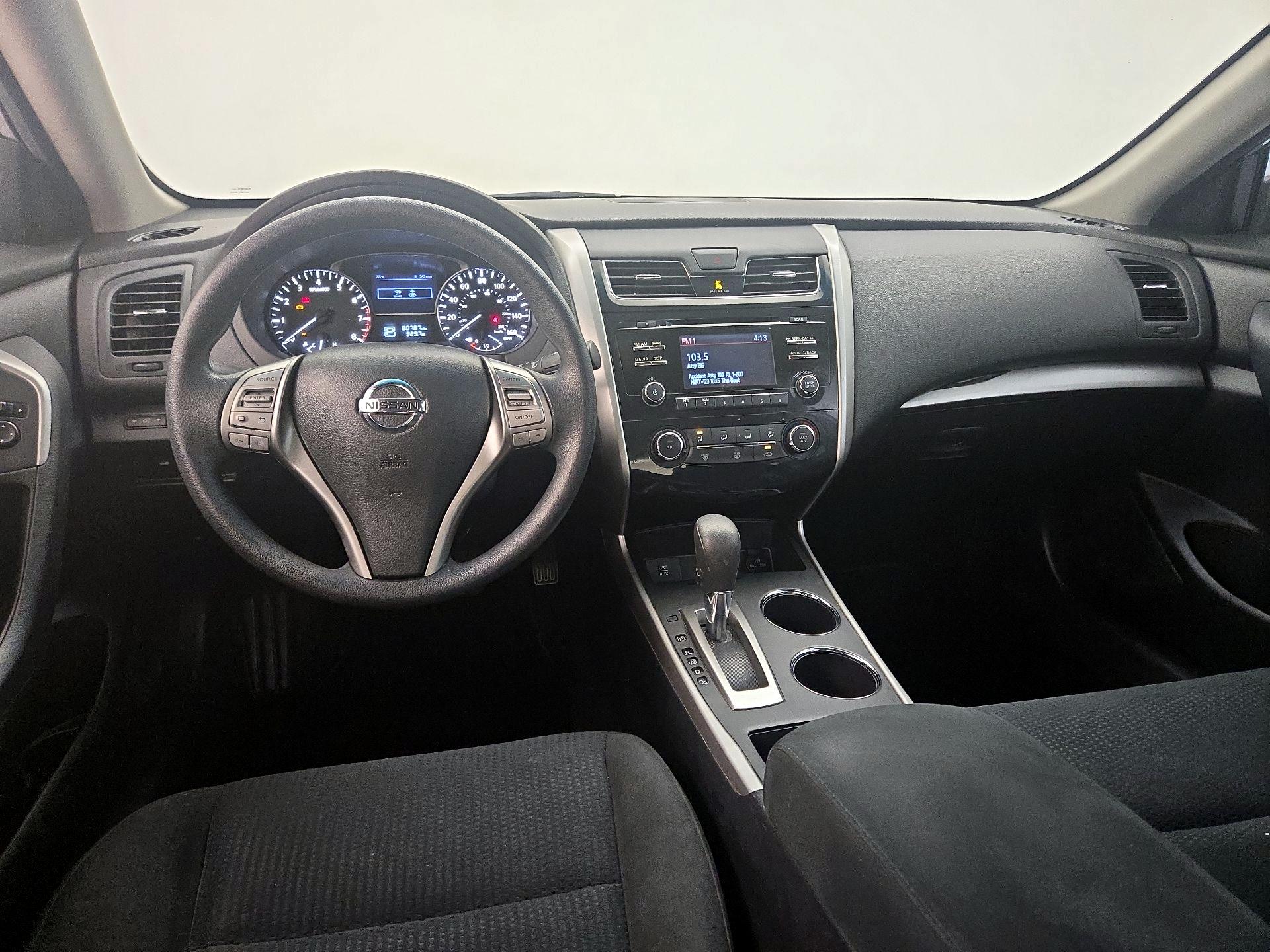 Thumbnail: 2015 Nissan Altima - 9