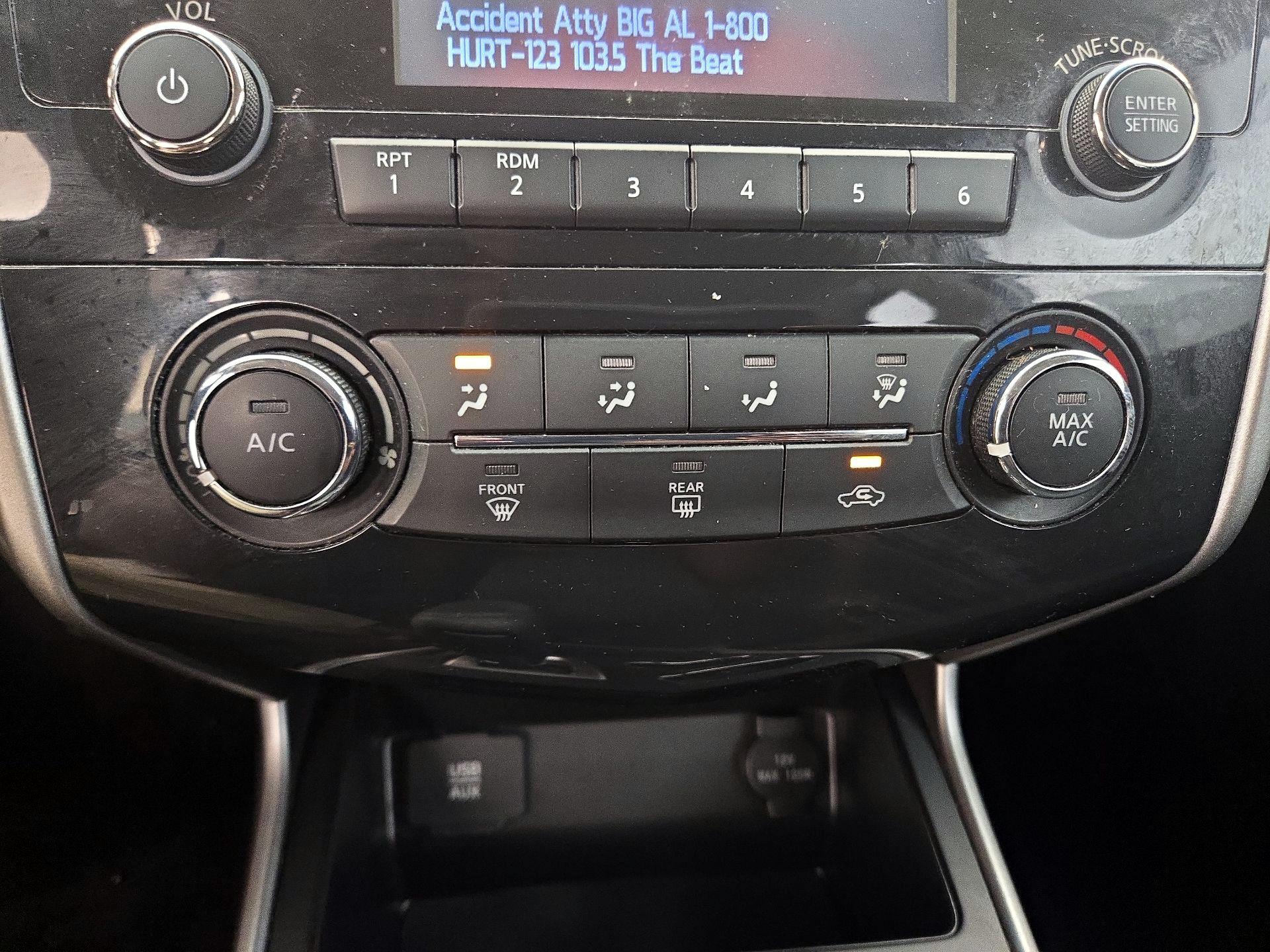Thumbnail: 2015 Nissan Altima - 16