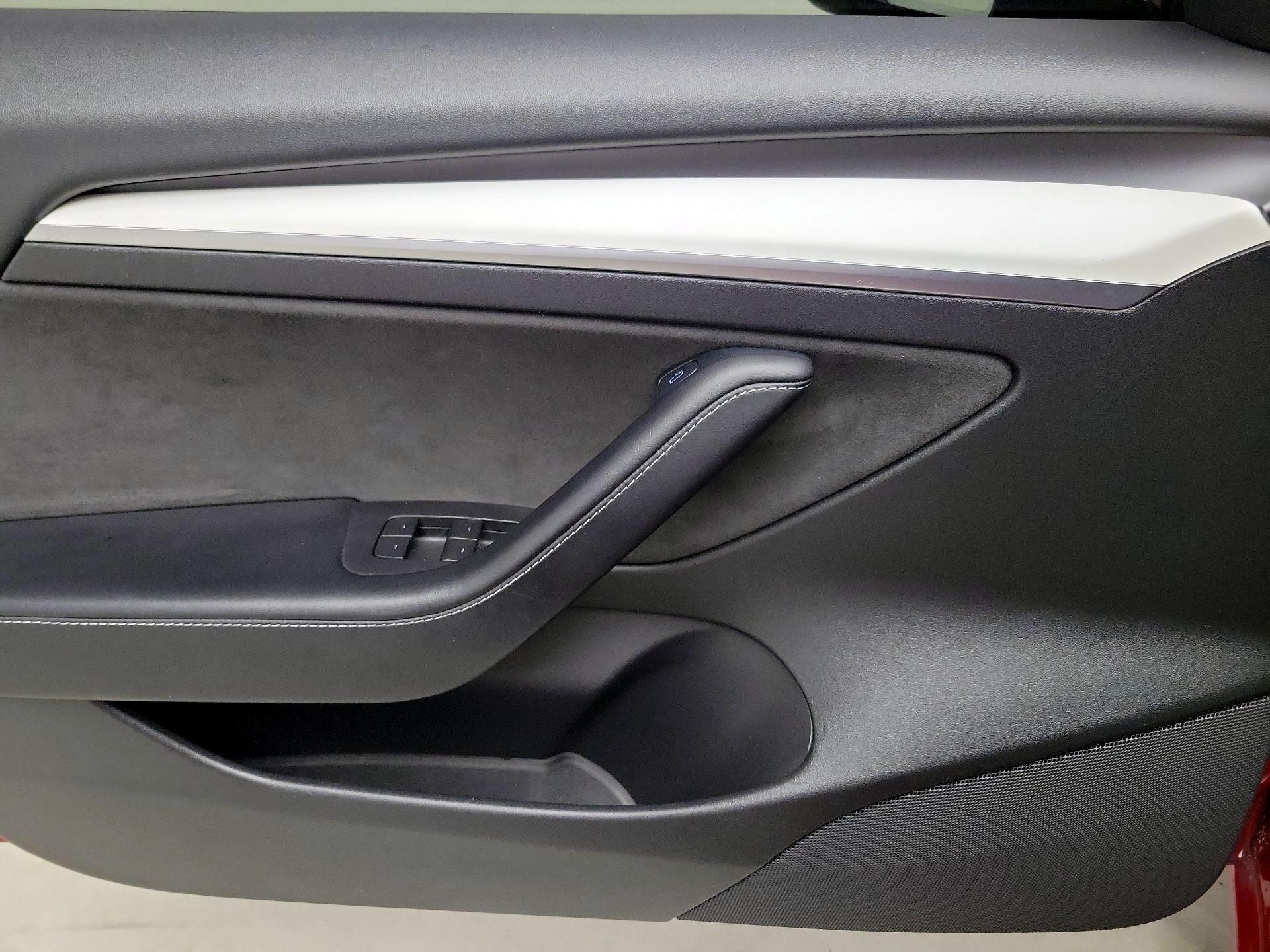 Thumbnail: 2021 Tesla Model 3 - 12