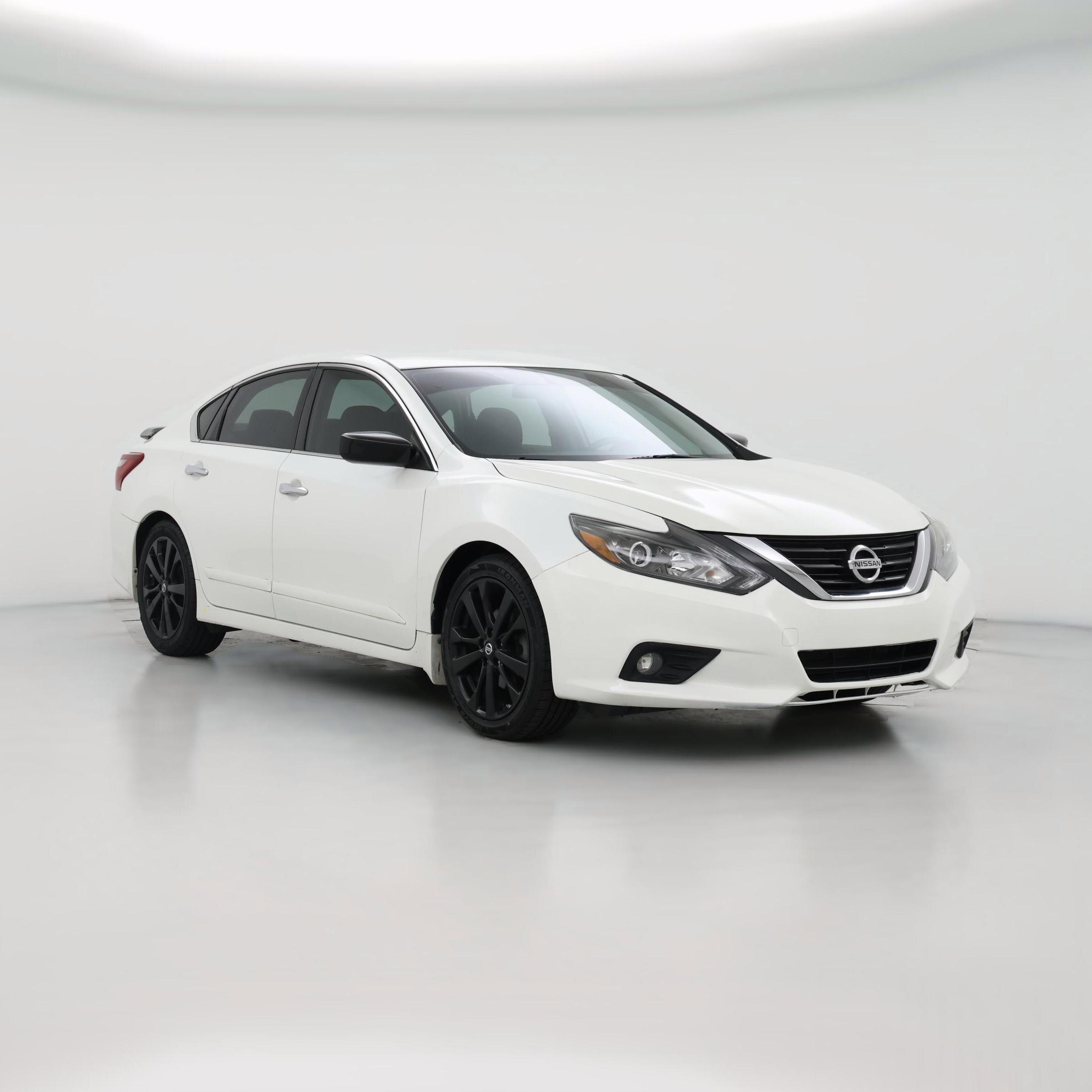 Thumbnail: 2017 Nissan Altima - 1
