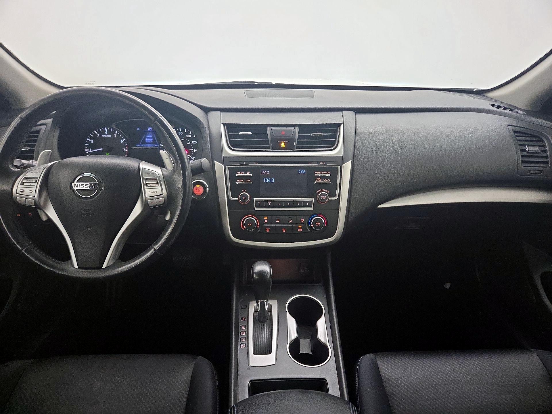 Thumbnail: 2017 Nissan Altima - 9