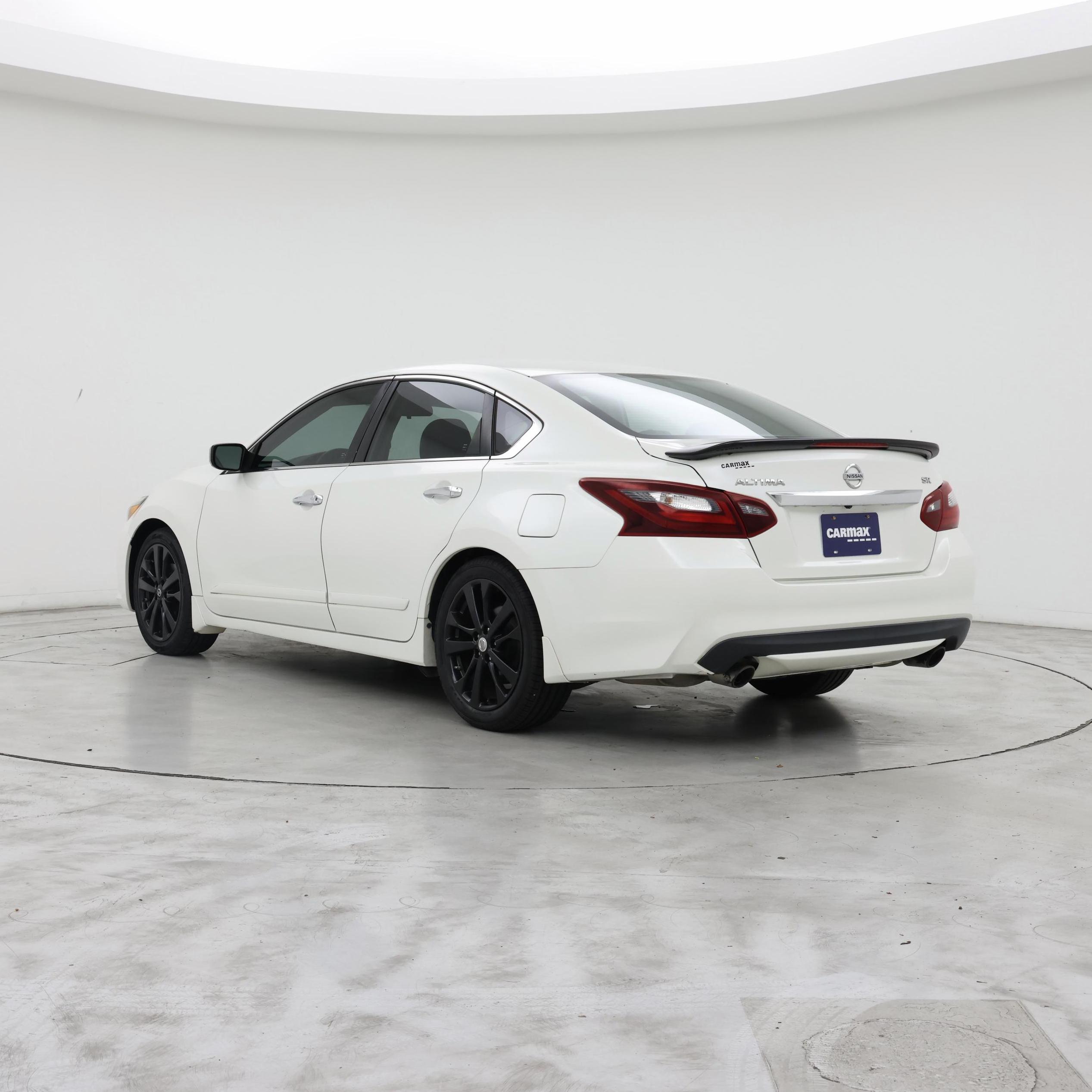 Thumbnail: 2017 Nissan Altima - 2