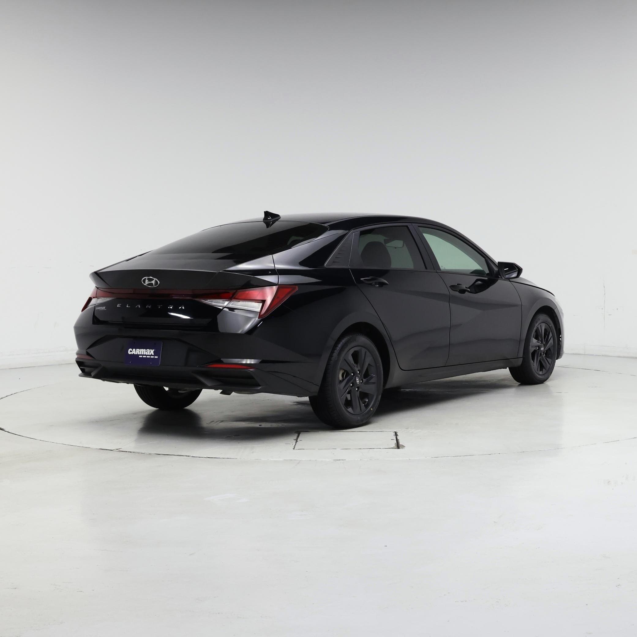 Thumbnail: 2023 Hyundai Elantra - 8