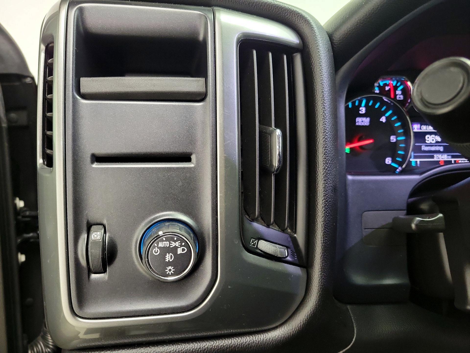 Thumbnail: 2018 Chevrolet Silverado 1500 - 13
