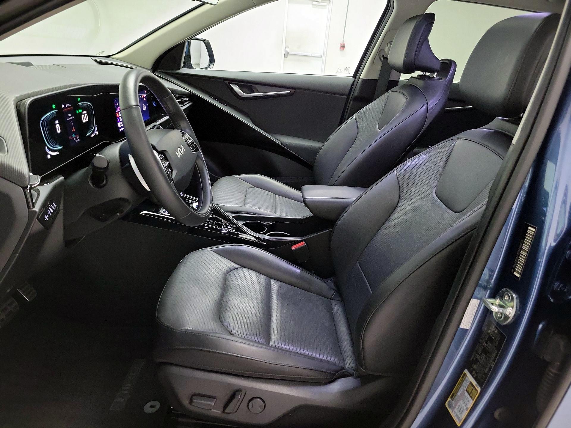 Thumbnail: 2023 Kia Niro - 11