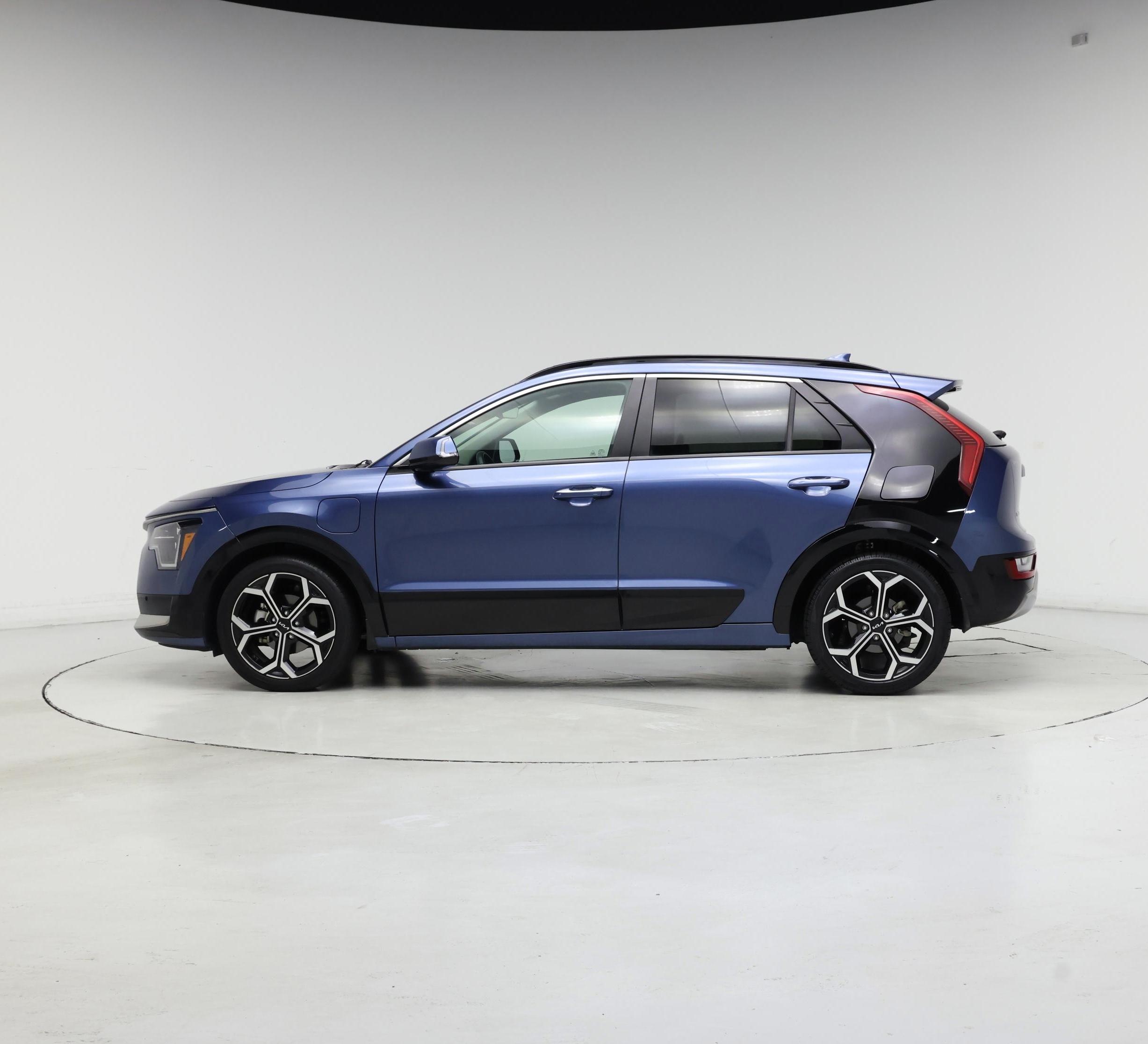 Thumbnail: 2023 Kia Niro - 3