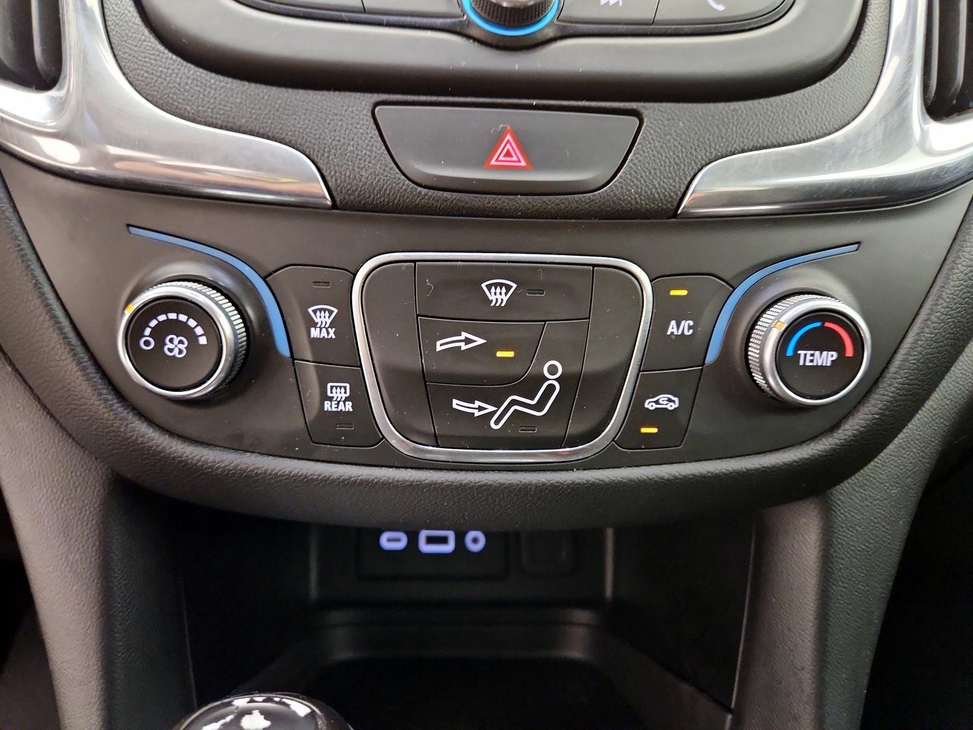 Thumbnail: 2020 Chevrolet Equinox - 16