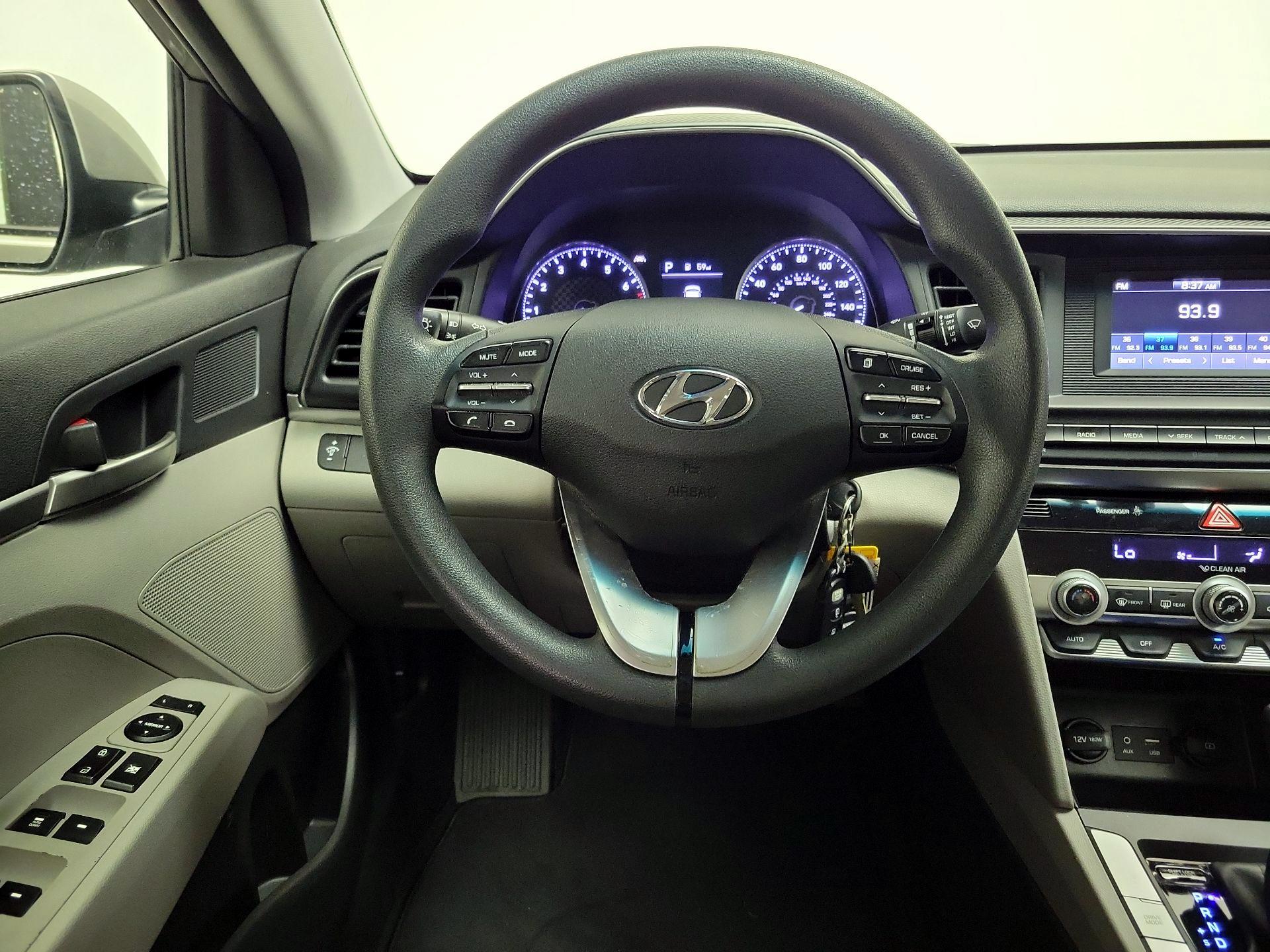 Thumbnail: 2020 Hyundai Elantra - 10