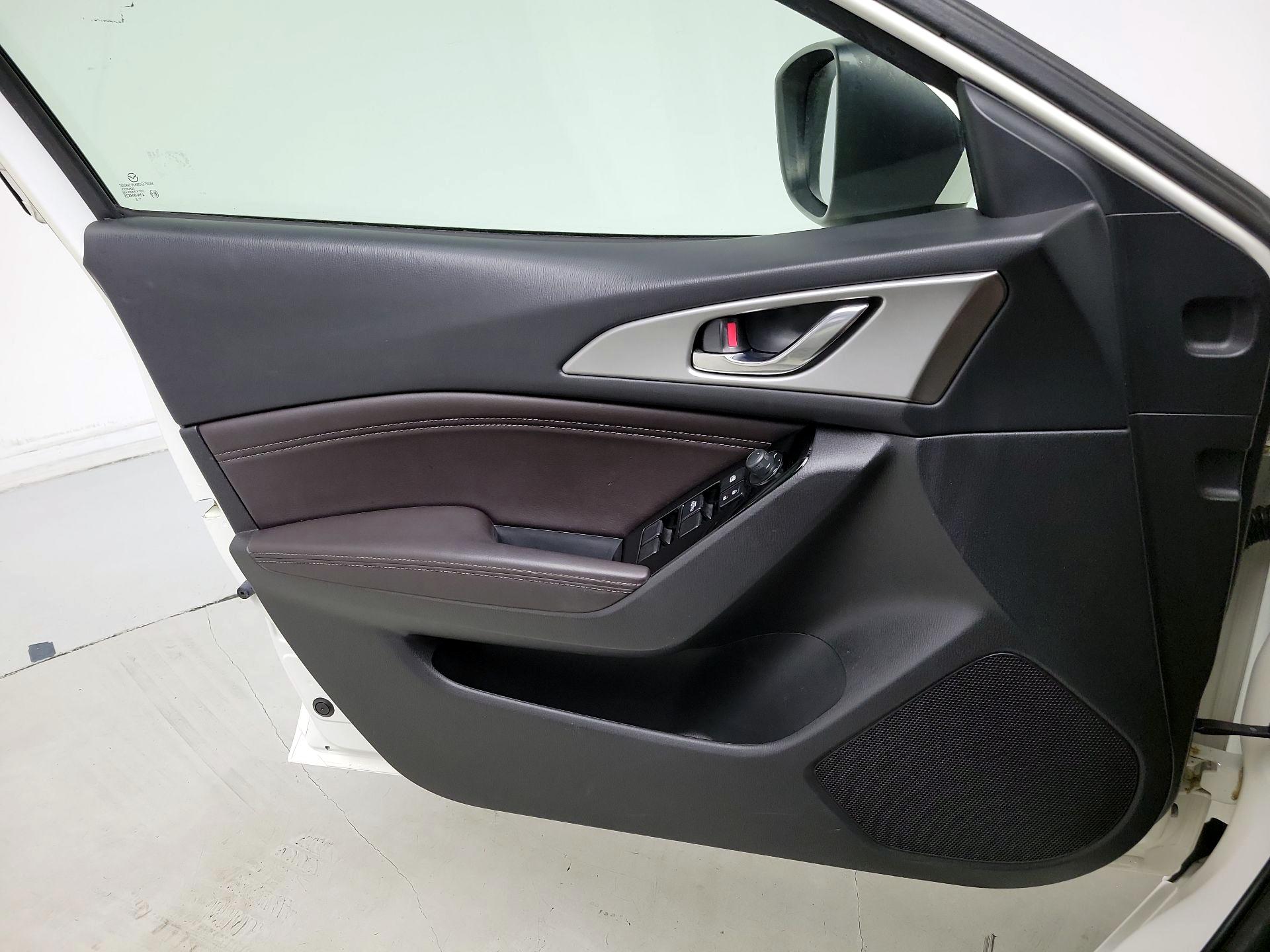 Thumbnail: 2018 Mazda Mazda3 - 12