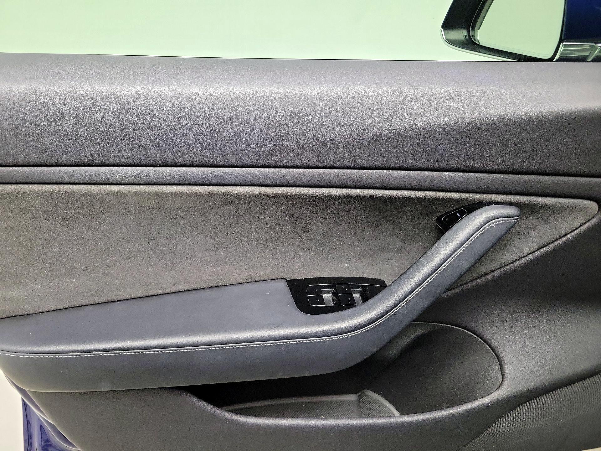 Thumbnail: 2019 Tesla Model 3 - 12
