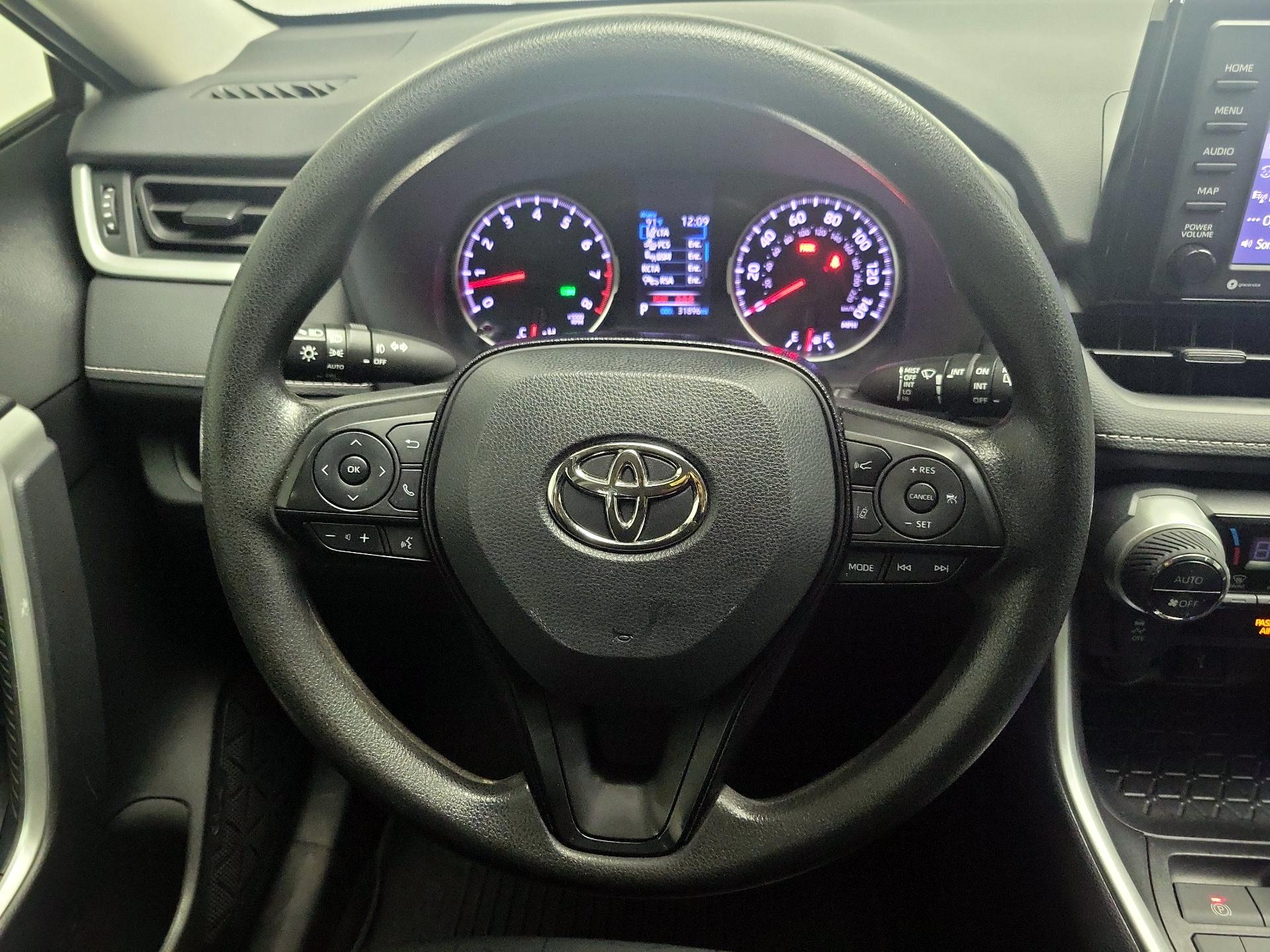 Thumbnail: 2021 Toyota RAV4 - 10