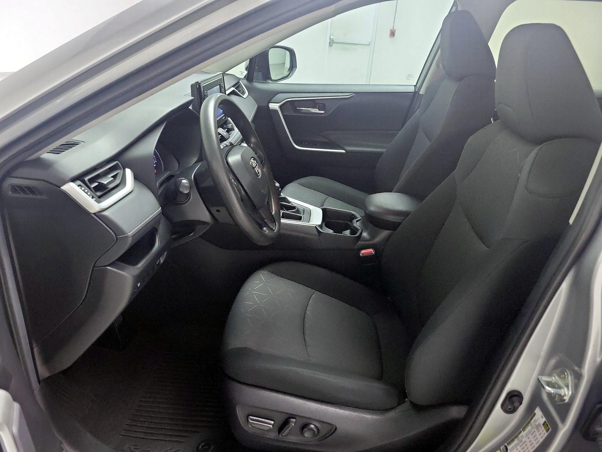 Thumbnail: 2021 Toyota RAV4 - 11