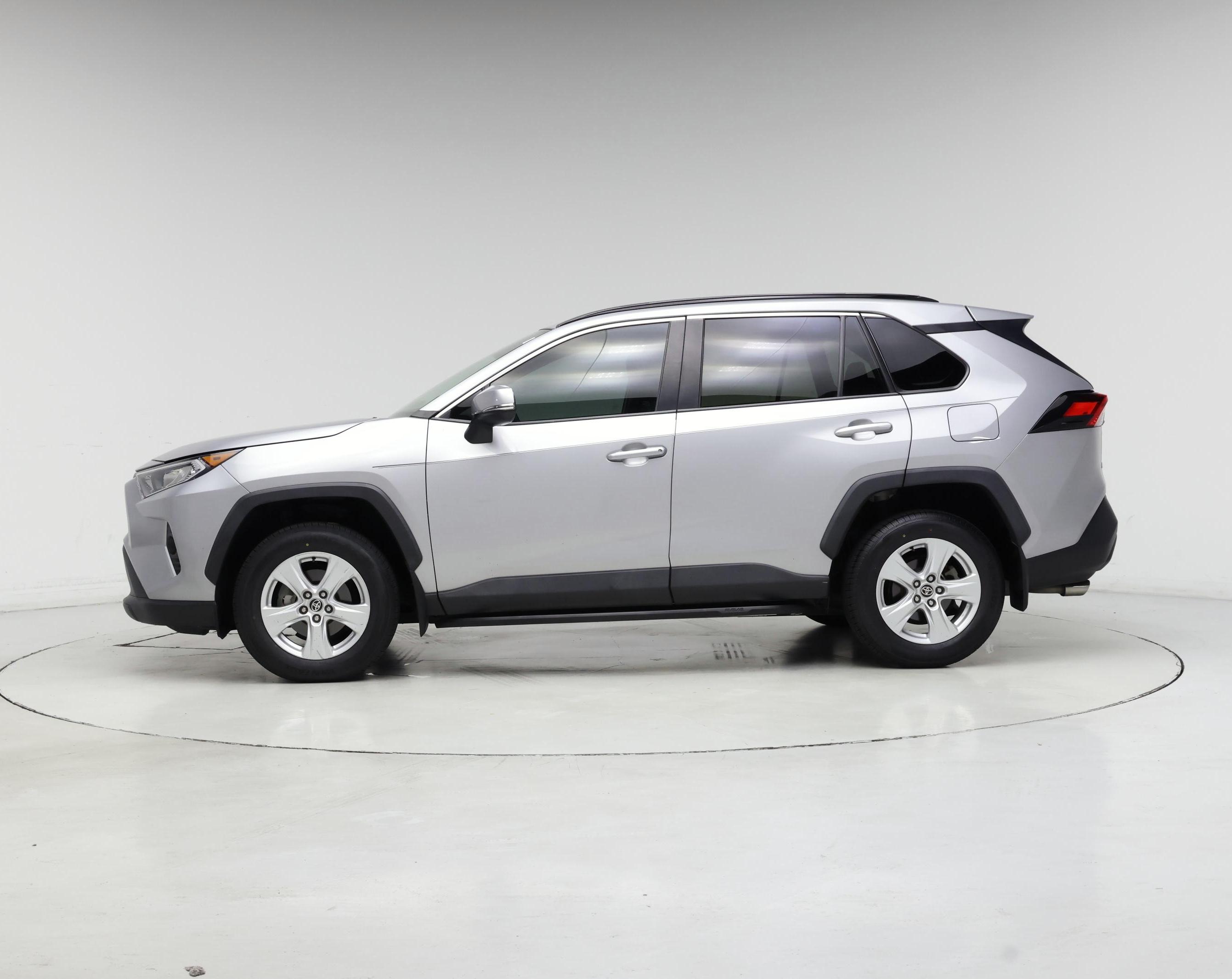 Thumbnail: 2021 Toyota RAV4 - 3
