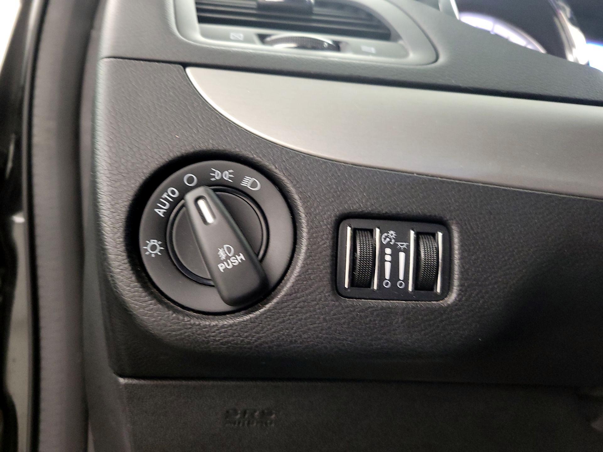 Thumbnail: 2015 Dodge Grand Caravan - 11