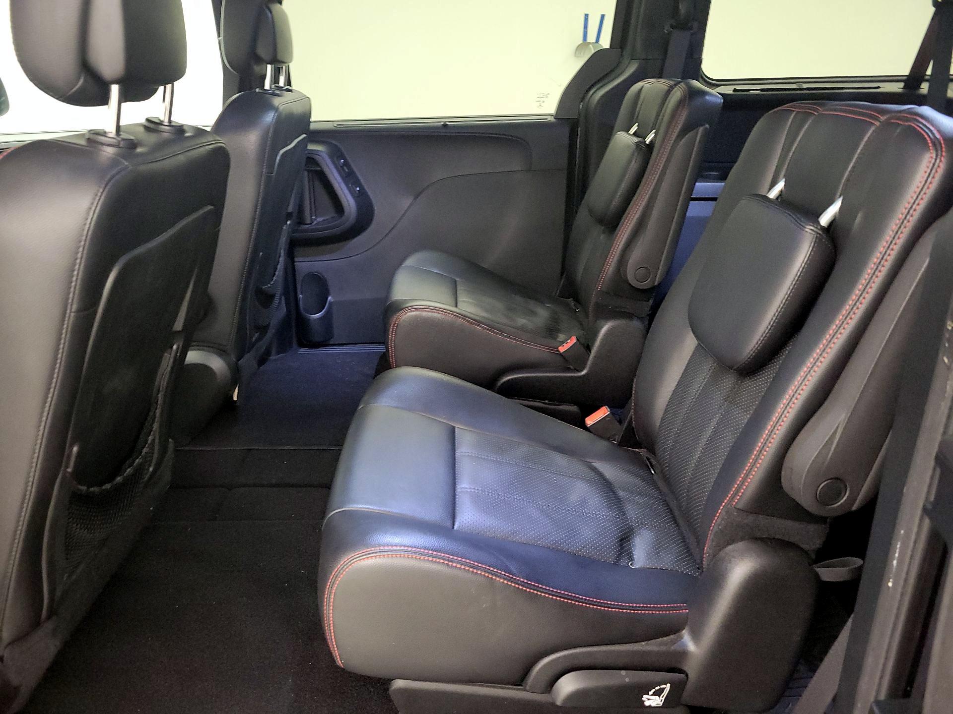 Thumbnail: 2015 Dodge Grand Caravan - 17