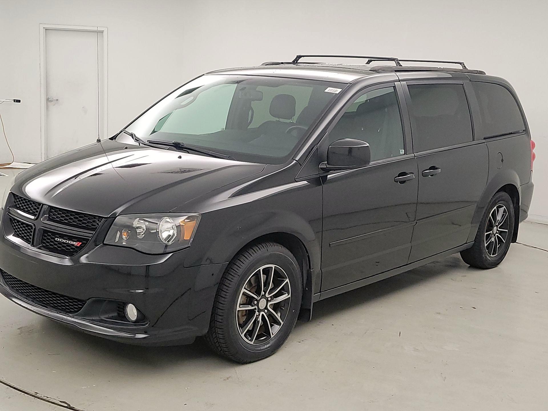 Thumbnail: 2015 Dodge Grand Caravan - 3